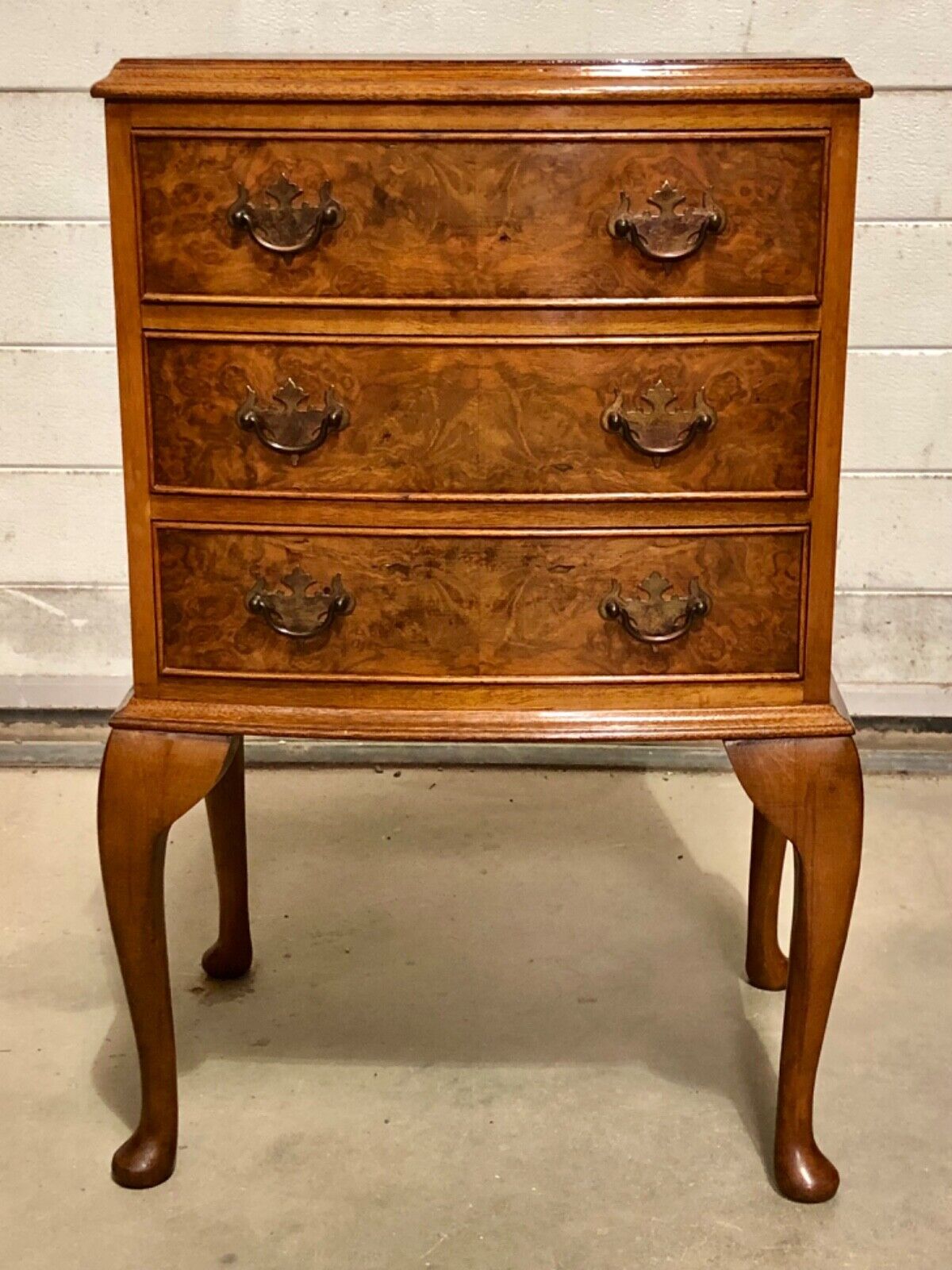 000845....Handsome Vintage Figured Walnut Bedside Lamp Table ( sold )