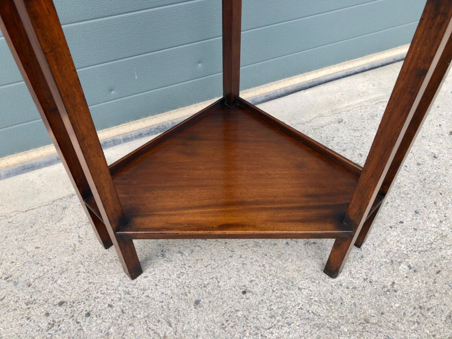 0008333....Arts And Crafts Mahogany Corner / Side Table