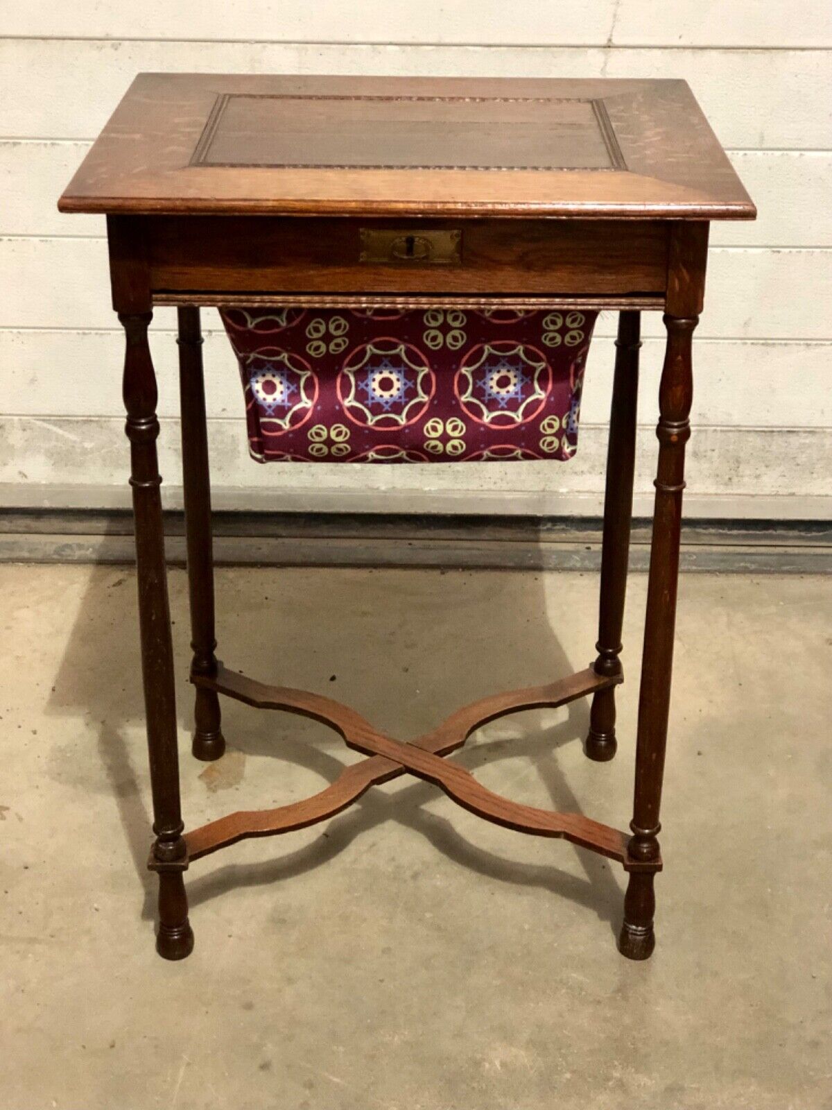 000739....Handsome Edwardian Oak Worktable / Sewing Table