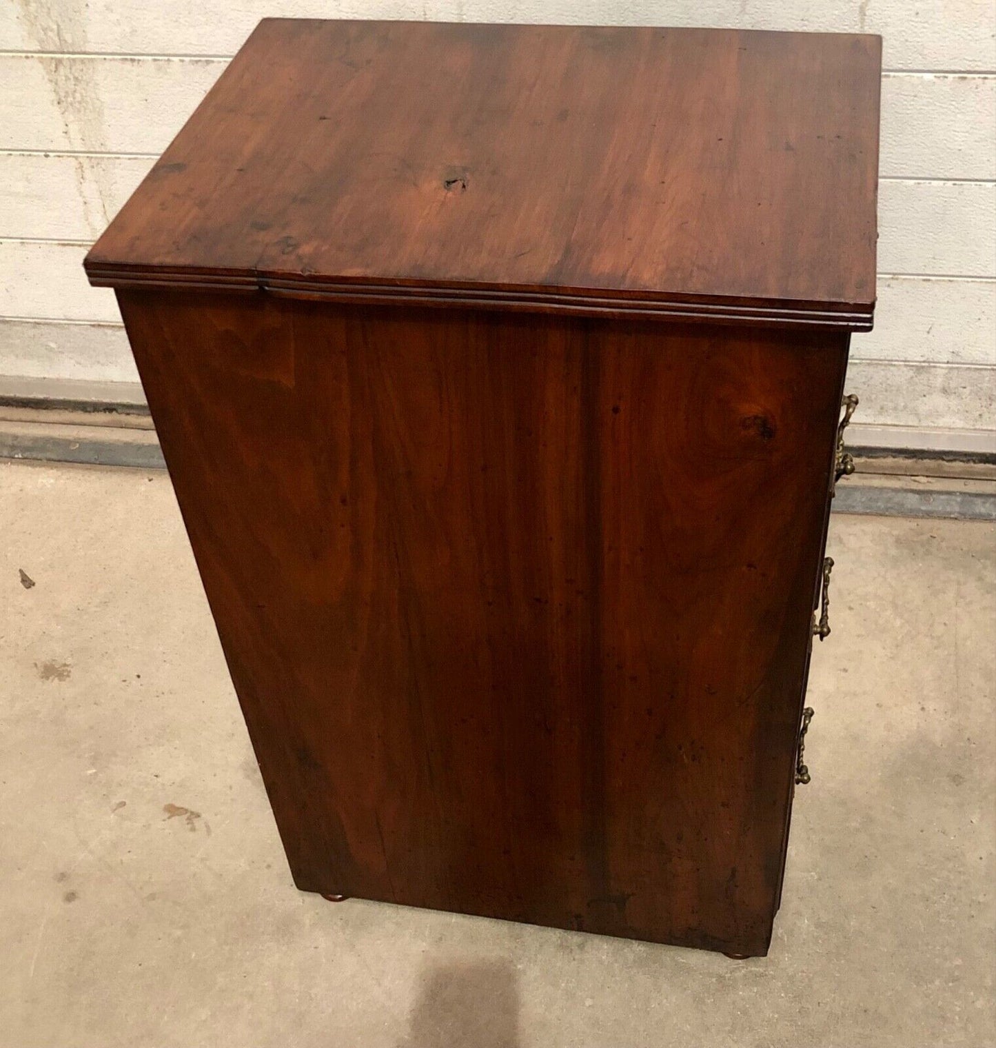 000821.....Handsome Antique Walnut Bedside Chest / Small Chest Of Drawers