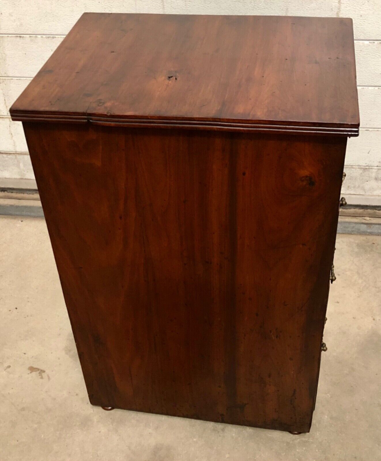 000821.....Handsome Antique Walnut Bedside Chest / Small Chest Of Drawers