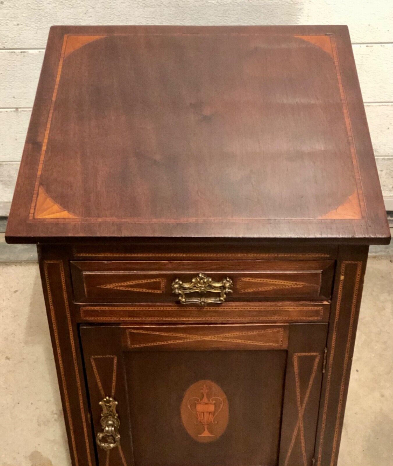 000747....Handsome Edwardian Inlaid Mahogany Bedside Table ( sold )