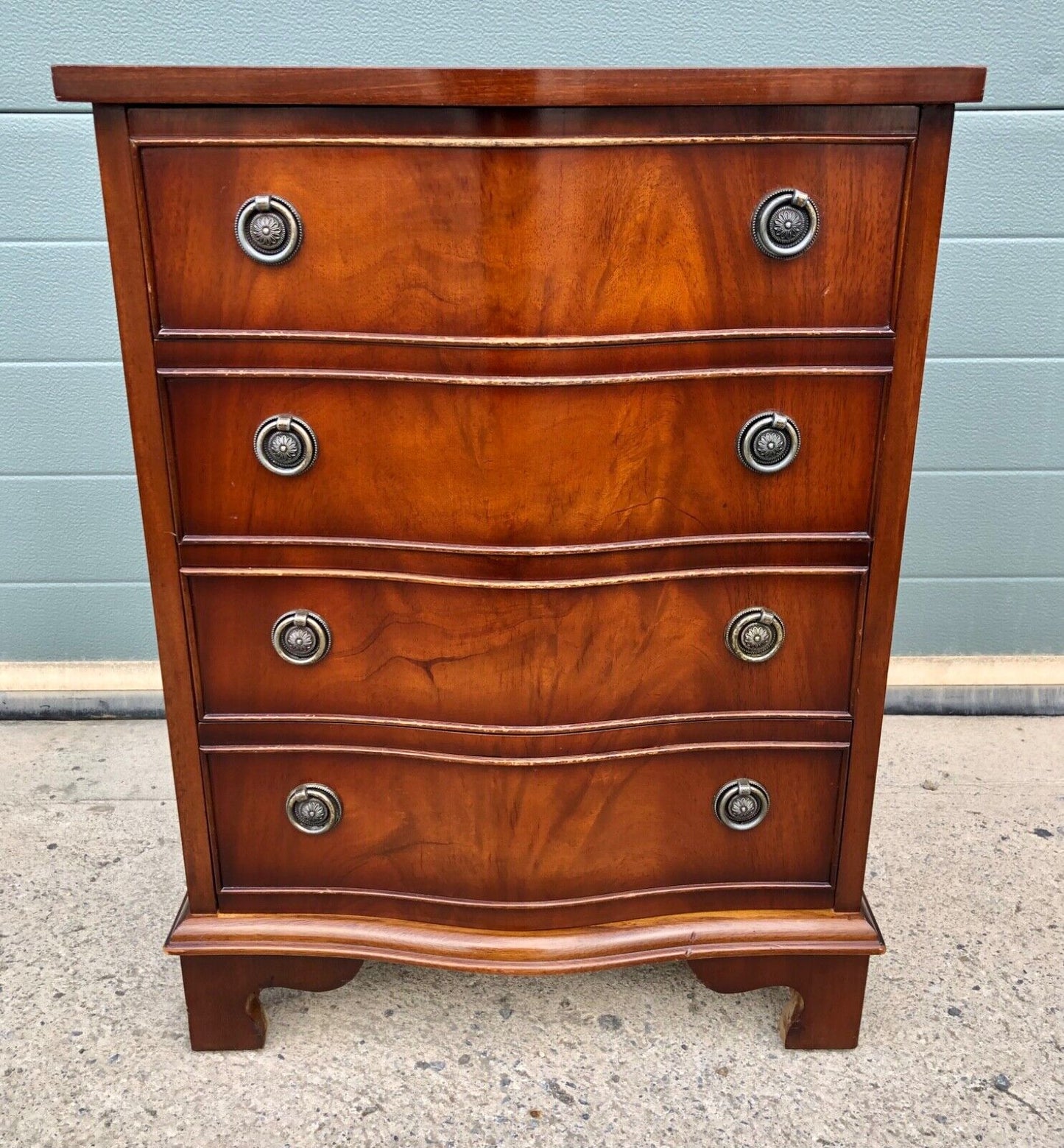 000814....Handsome Vintage Mahogany Bedside Chest / Bedside Table (sold )