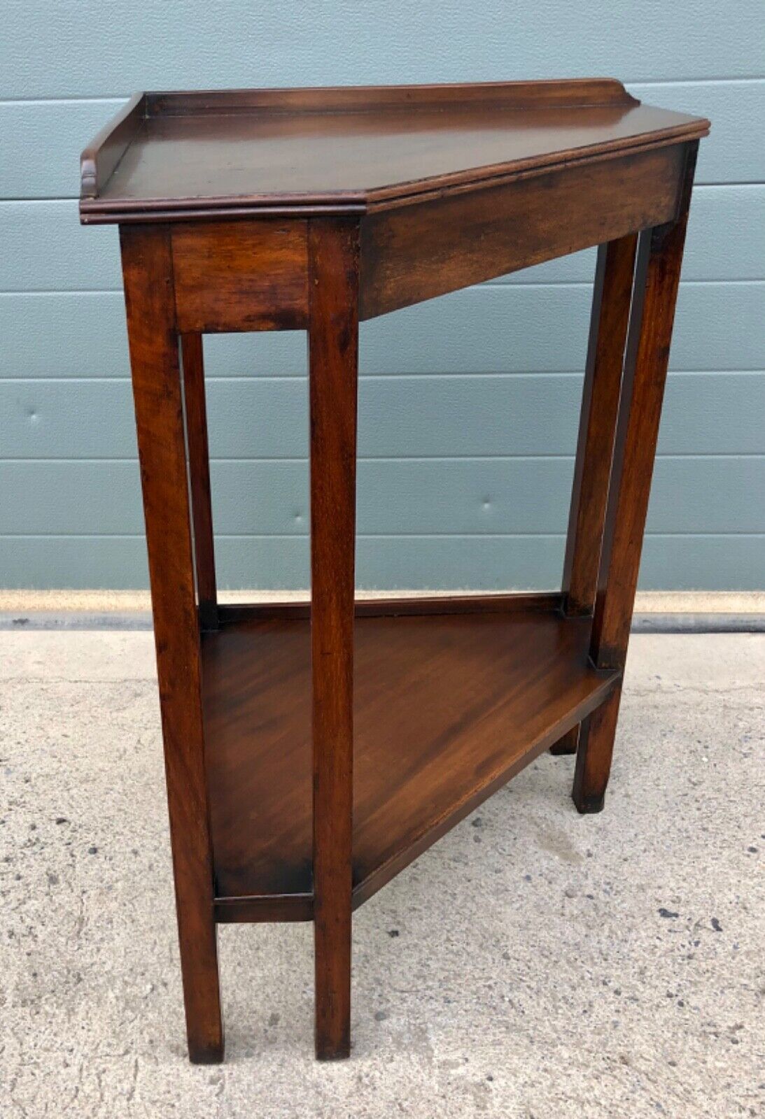 0008333....Arts And Crafts Mahogany Corner / Side Table