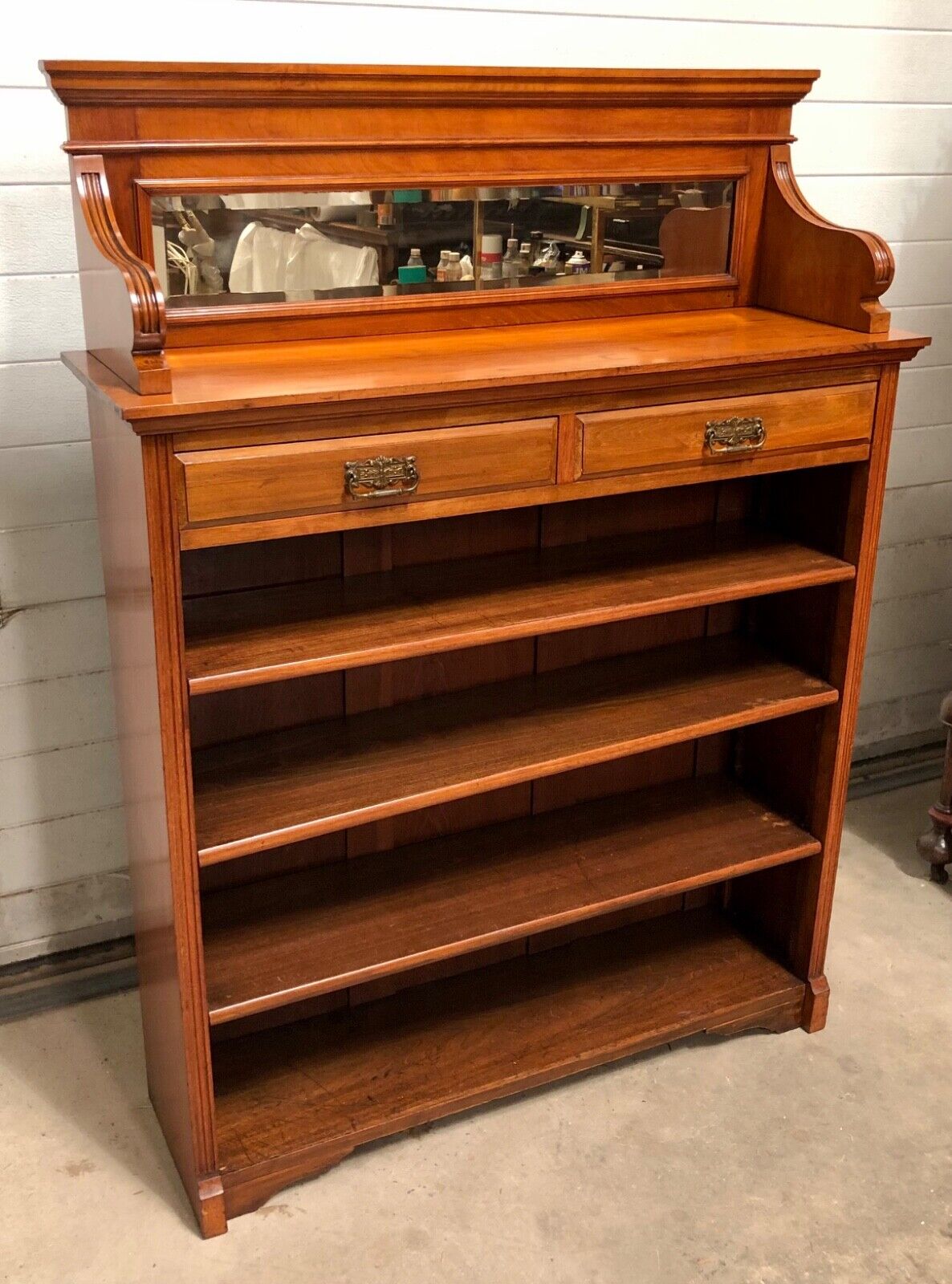 000829.....Handsome Edwardian Walnut Bookcase / Bookshelves