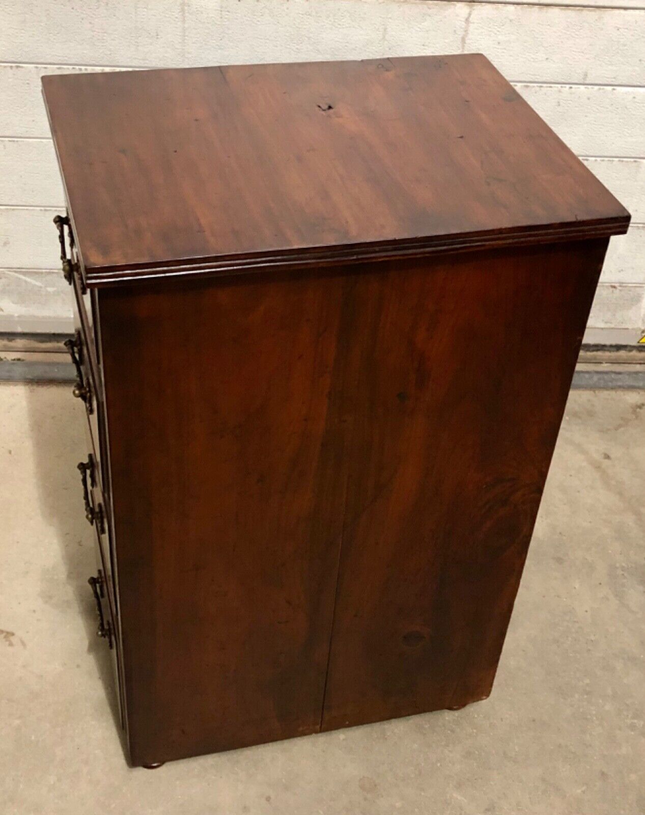 000821.....Handsome Antique Walnut Bedside Chest / Small Chest Of Drawers