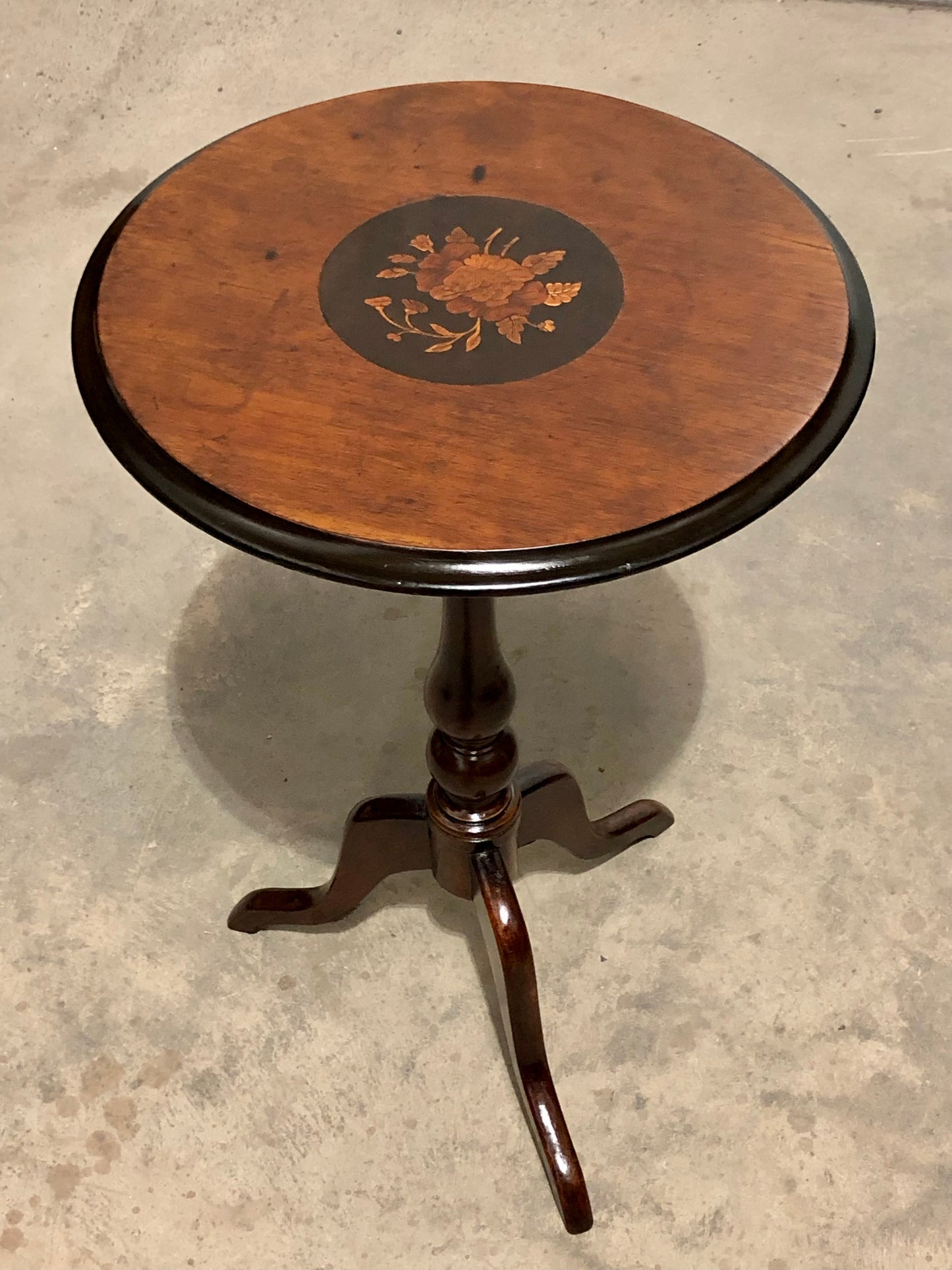 000727....Handsome Antique Inlaid Mahogany Occasional / Wine Table