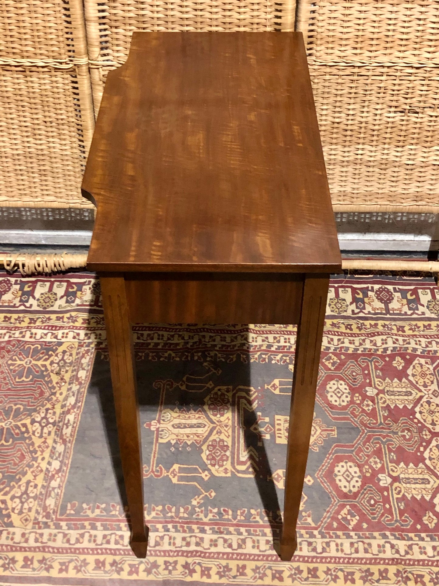 000561....Handsome Vintage Mahogany Side Or Hall Table