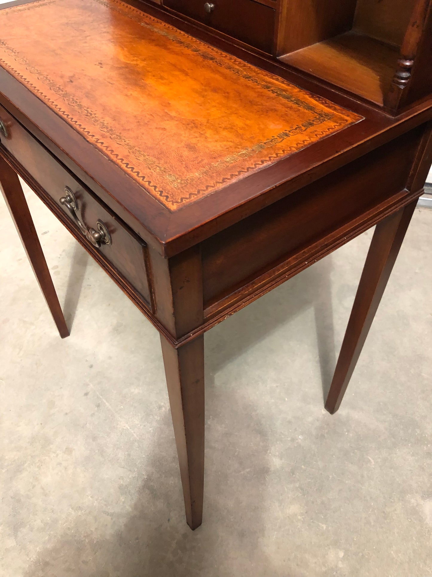 000723....Handsome Vintage Mahogany Desk