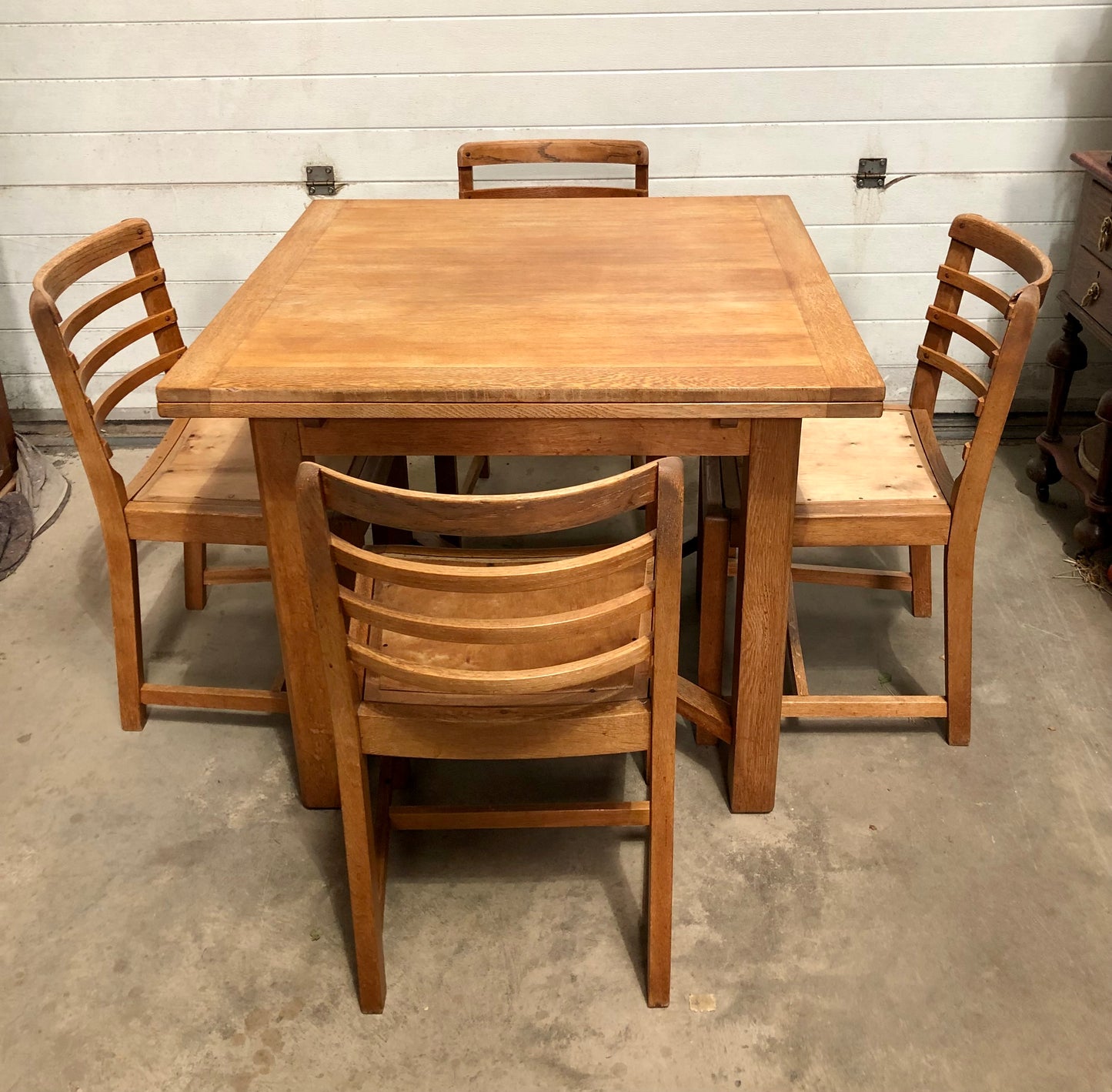 000722....Heal's Table And Four Chairs - Heal's Oak Dining Set