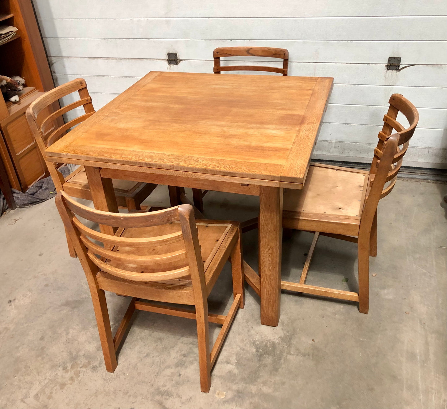 000722....Heal's Table And Four Chairs - Heal's Oak Dining Set