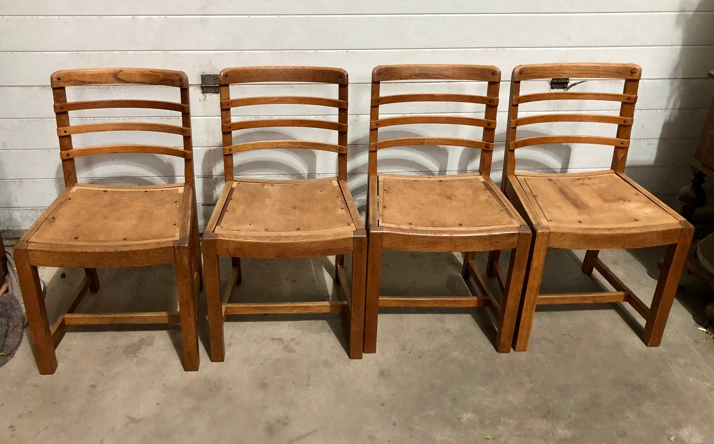 000722....Heal's Table And Four Chairs - Heal's Oak Dining Set