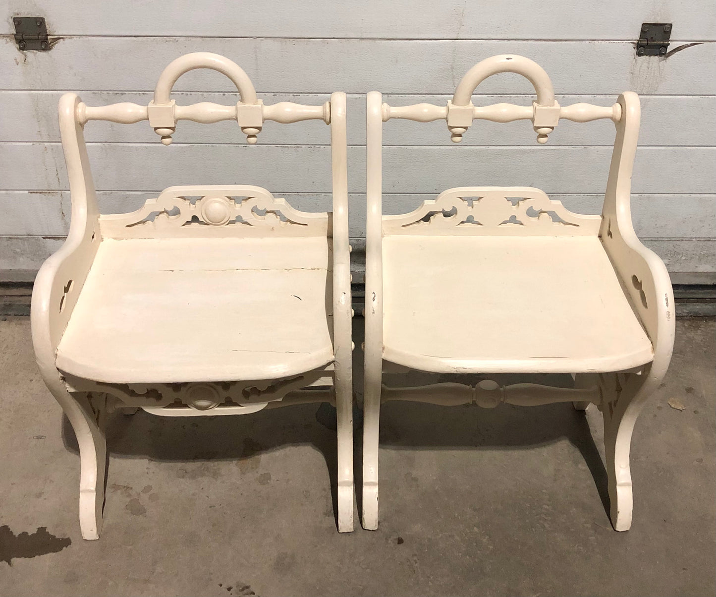 000720.... Two Antique Painted Hall Chairs In The Manner Or Richard Bridgens