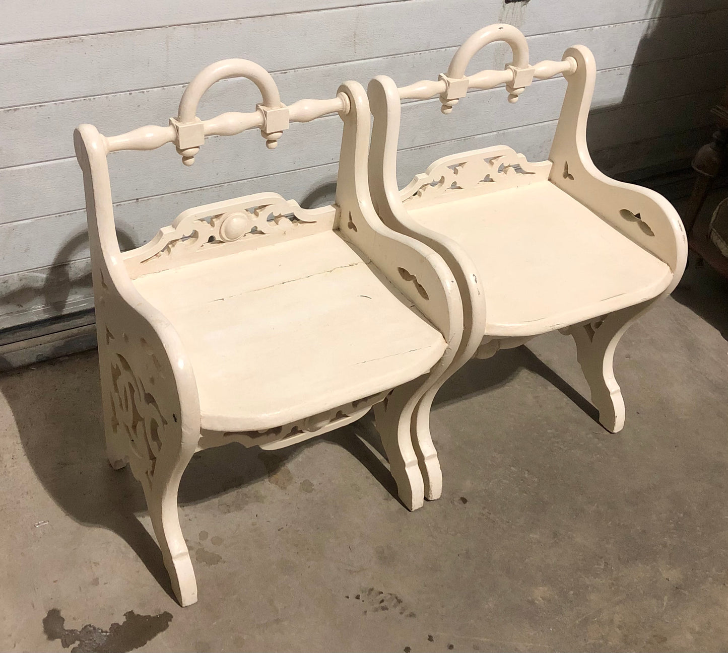 000720.... Two Antique Painted Hall Chairs In The Manner Or Richard Bridgens