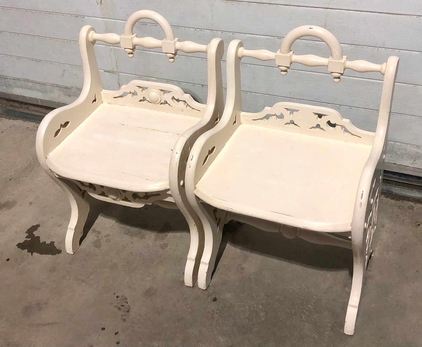 000720.... Two Antique Painted Hall Chairs In The Manner Or Richard Bridgens