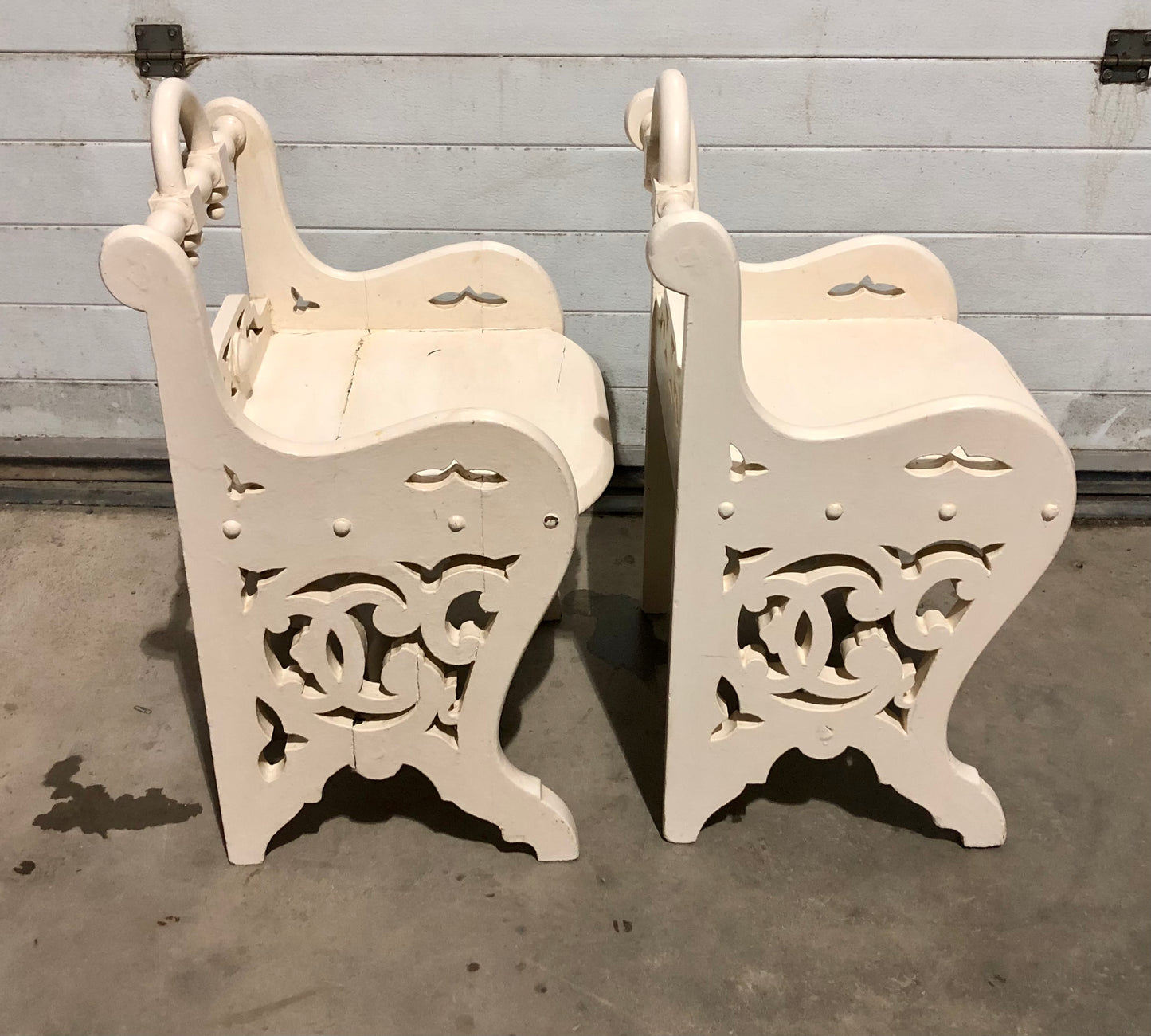 000720.... Two Antique Painted Hall Chairs In The Manner Or Richard Bridgens