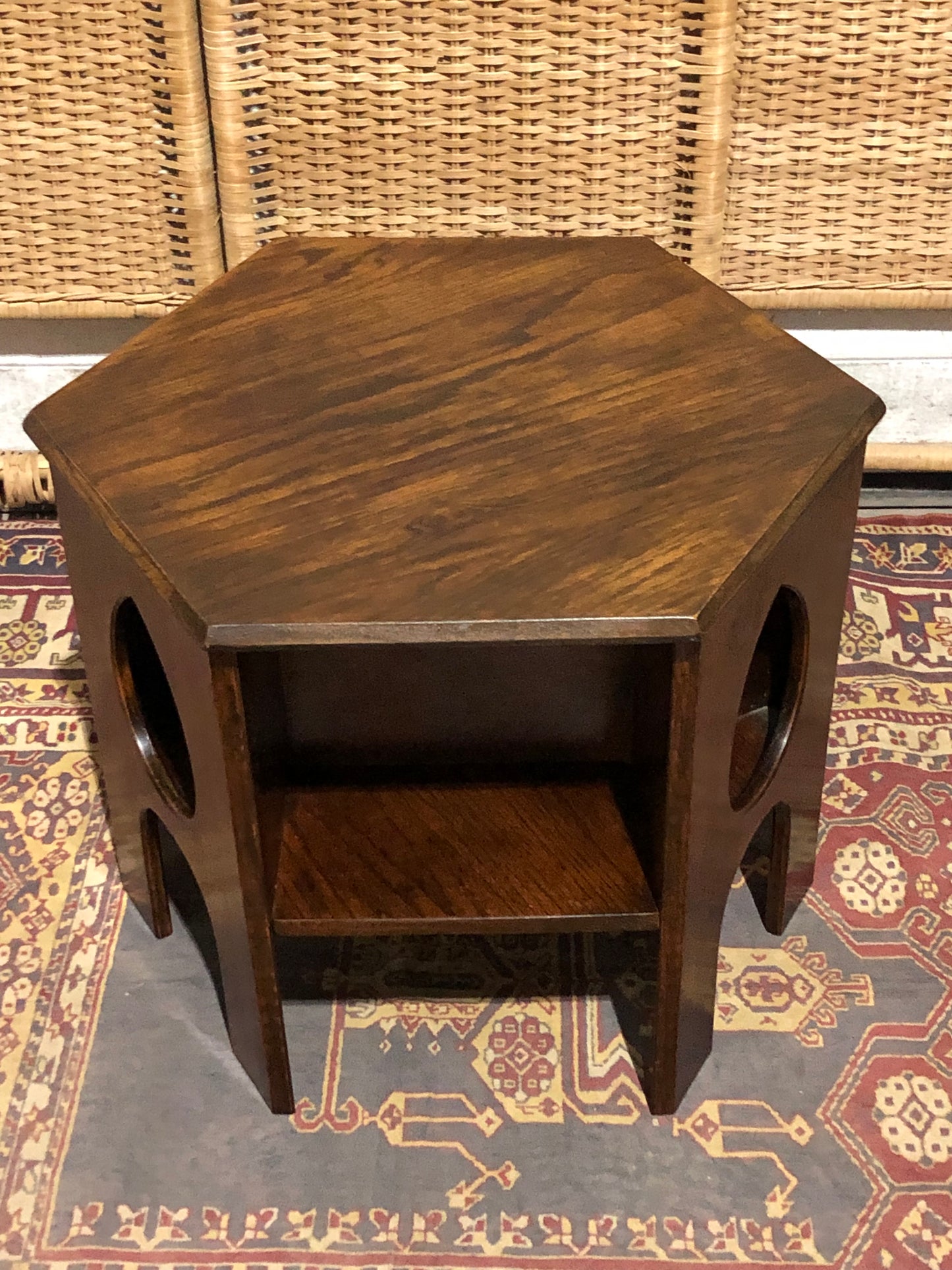 000556....Handsome Arts And Crafts Oak Coffee Table