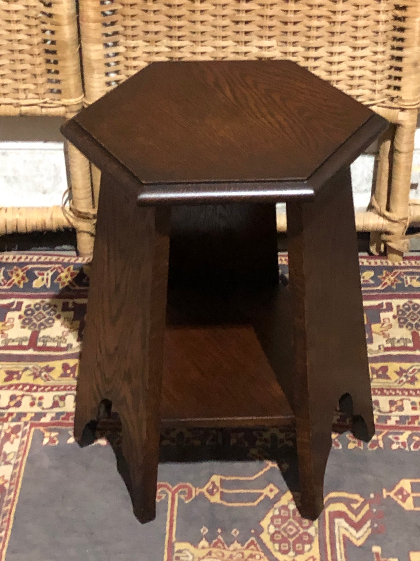 000555....Handsome Arts And Crafts Small Oak Table/Plant Stand