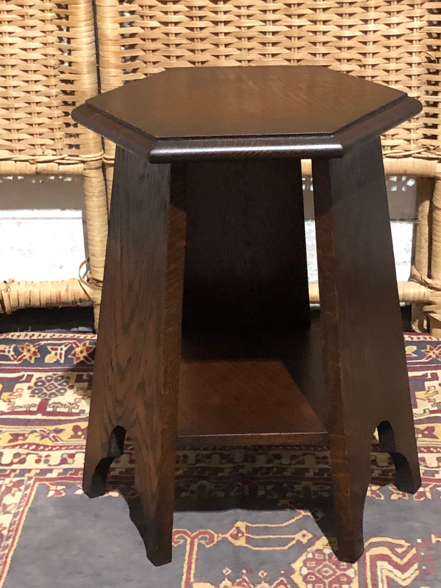 000555....Handsome Arts And Crafts Small Oak Table/Plant Stand