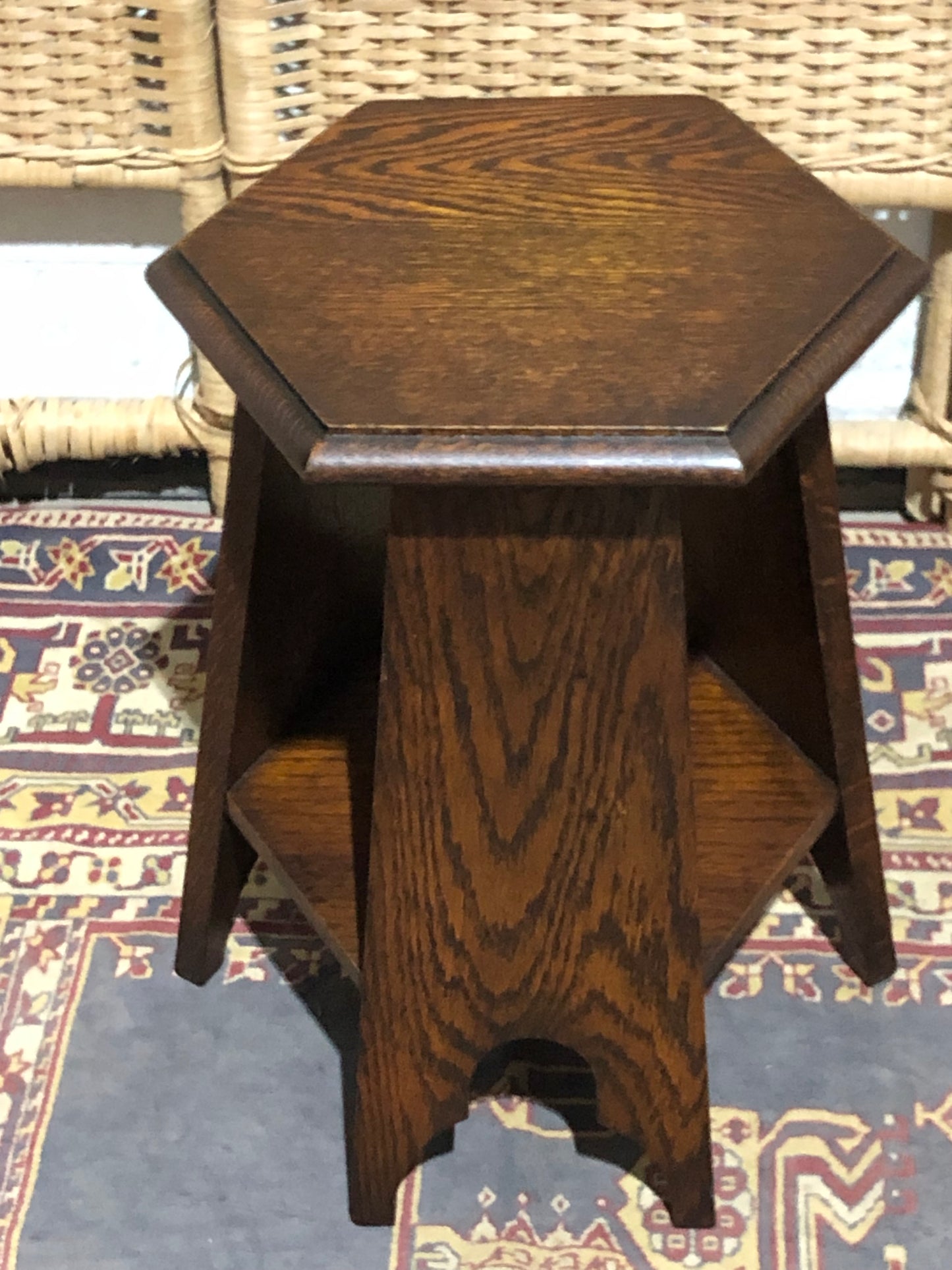 000555....Handsome Arts And Crafts Small Oak Table/Plant Stand