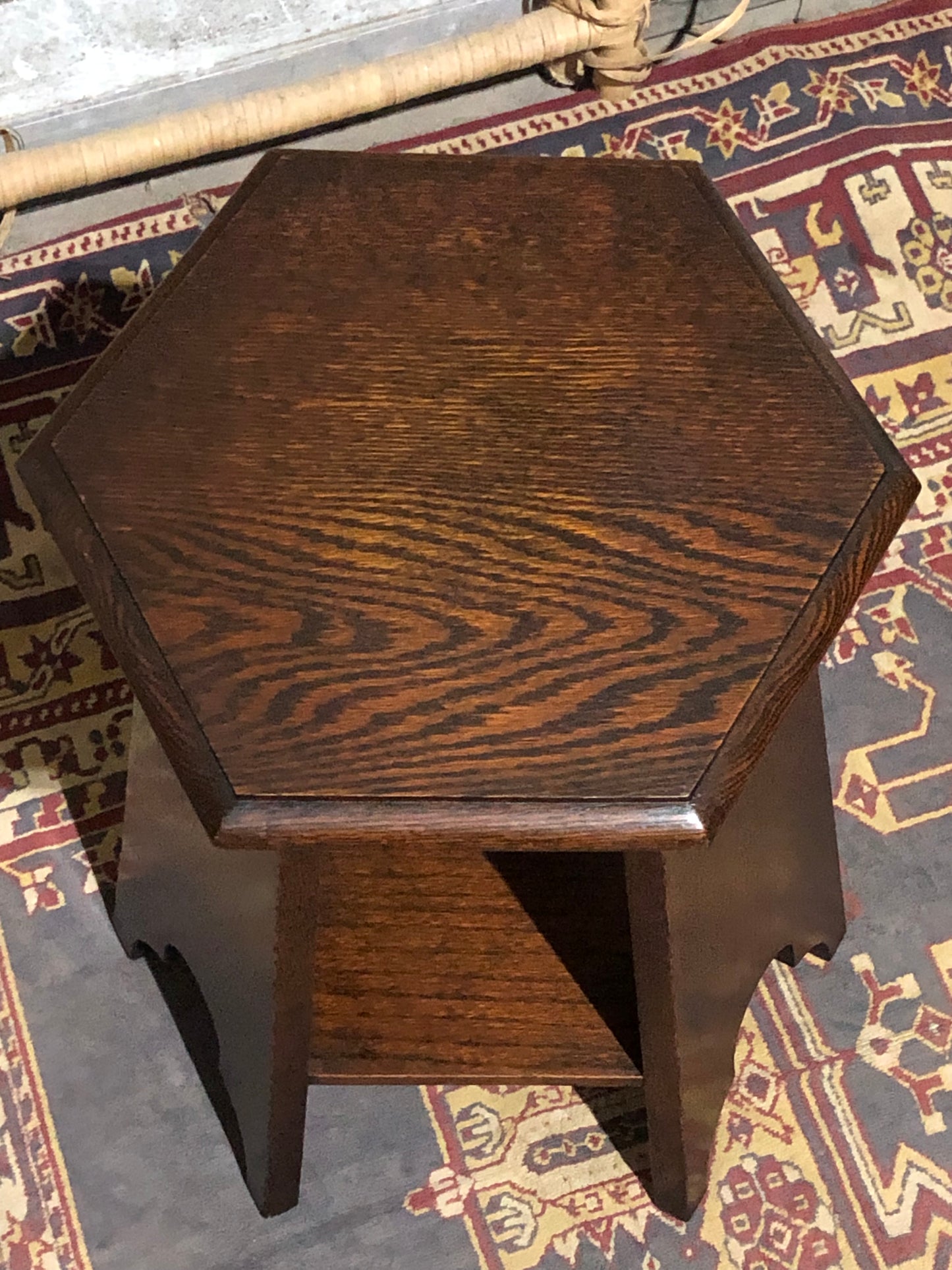 000555....Handsome Arts And Crafts Small Oak Table/Plant Stand
