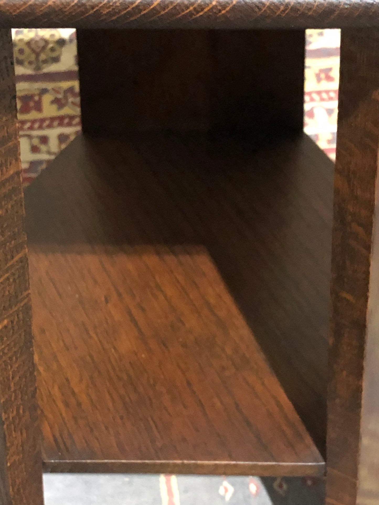 000555....Handsome Arts And Crafts Small Oak Table/Plant Stand