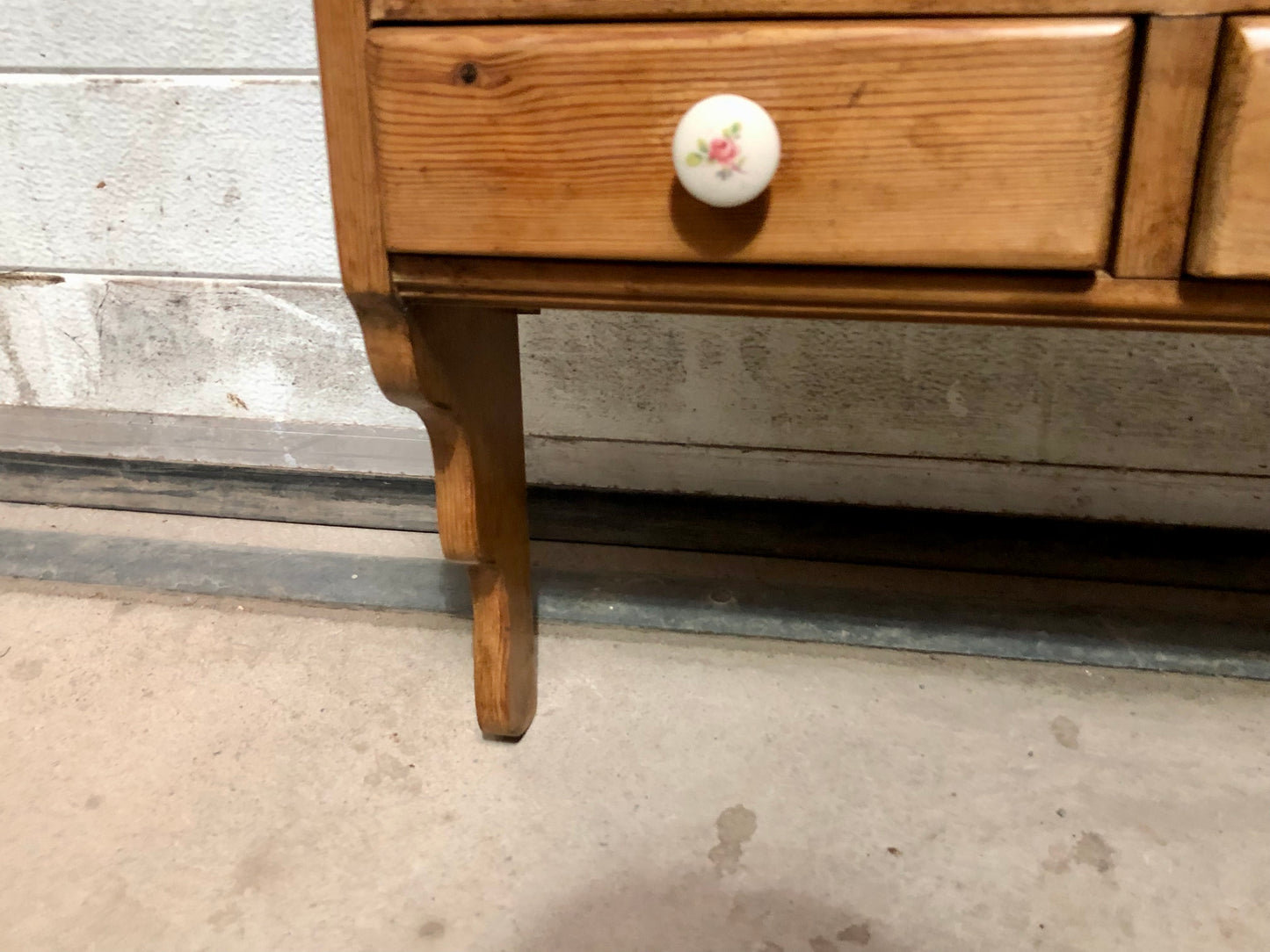 000712....Handsome Set Of Vintage Pine Wall Shelves