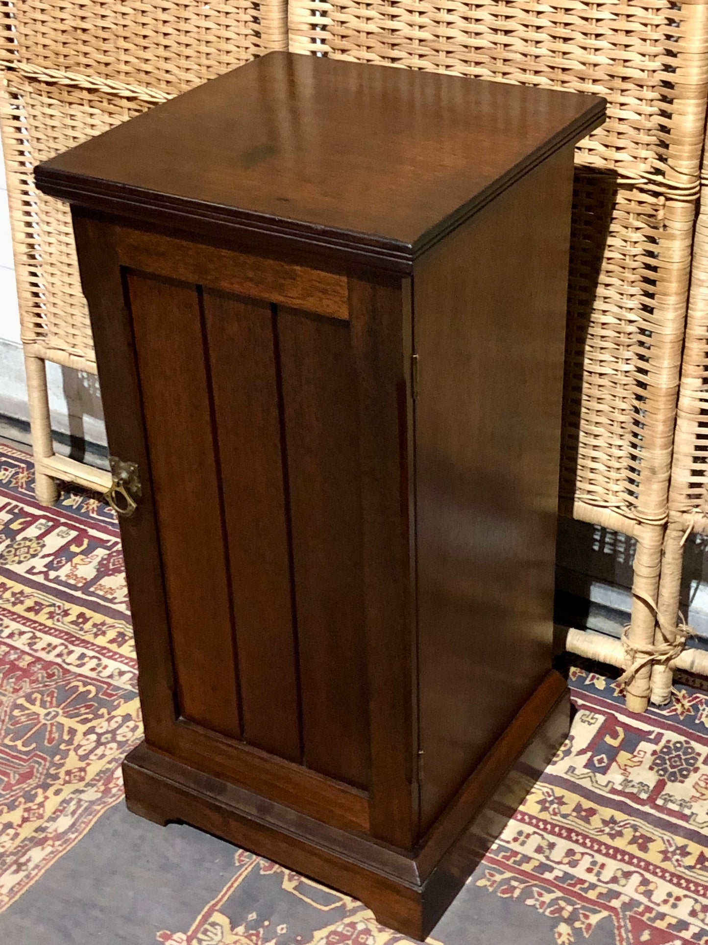 000542....Handsome Pair Of Edwardian Walnut Bedside Tables Or Nightstands ( sold )