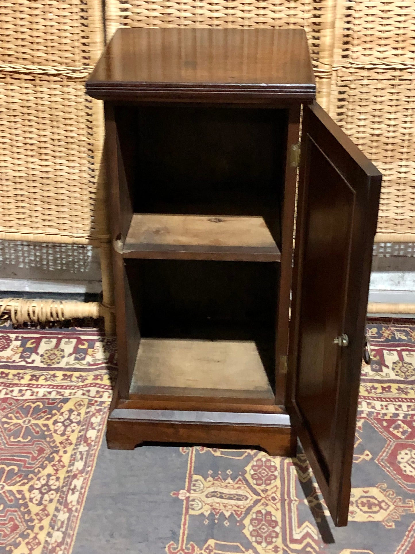 000542....Handsome Pair Of Edwardian Walnut Bedside Tables Or Nightstands ( sold )