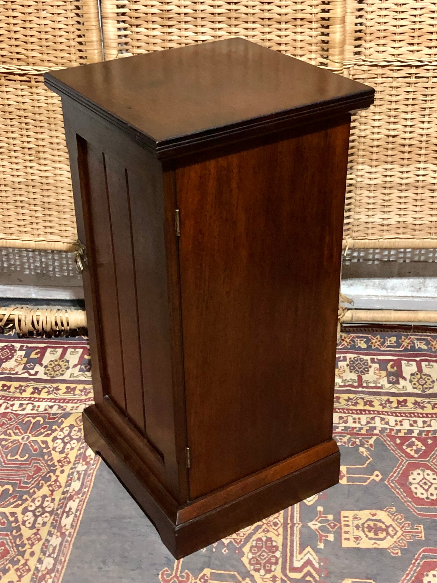 000542....Handsome Pair Of Edwardian Walnut Bedside Tables Or Nightstands ( sold )