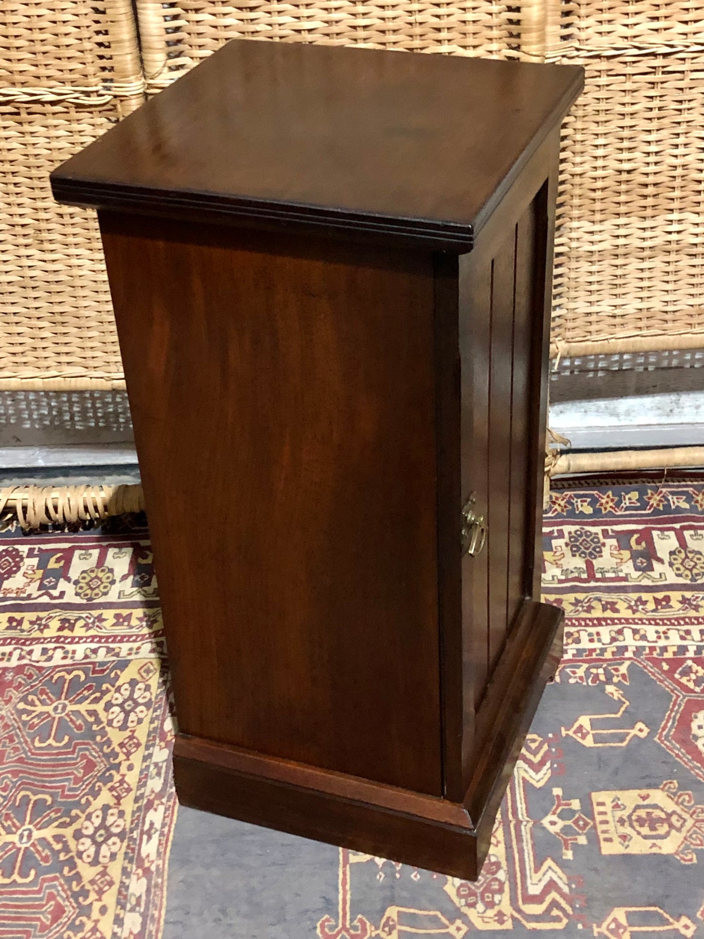 000542....Handsome Pair Of Edwardian Walnut Bedside Tables Or Nightstands ( sold )