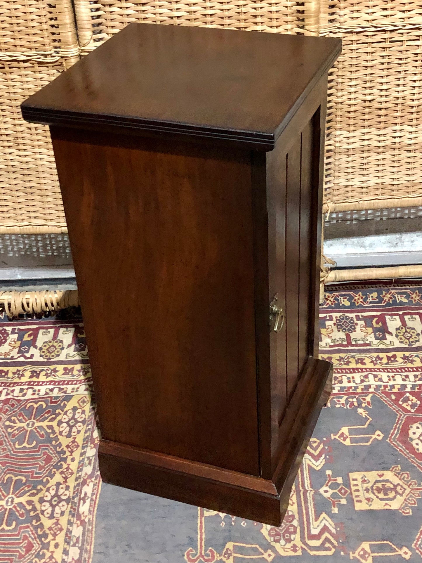 000542....Handsome Pair Of Edwardian Walnut Bedside Tables Or Nightstands ( sold )