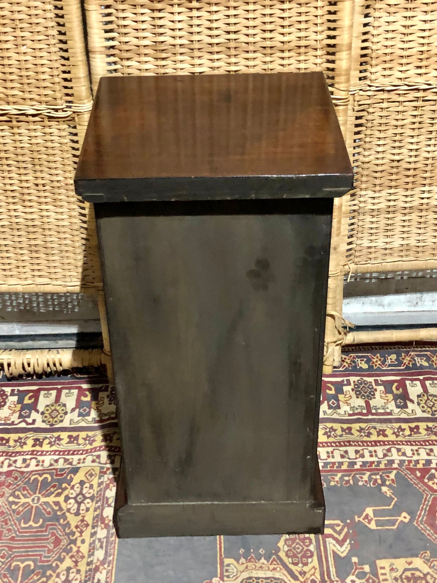 000542....Handsome Pair Of Edwardian Walnut Bedside Tables Or Nightstands ( sold )