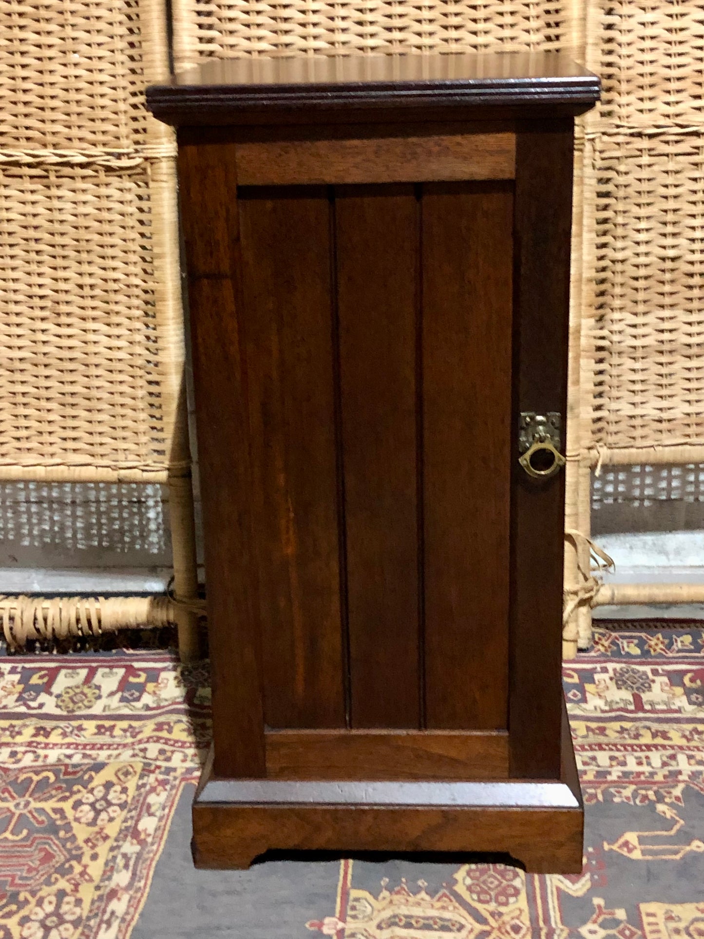 000542....Handsome Pair Of Edwardian Walnut Bedside Tables Or Nightstands ( sold )