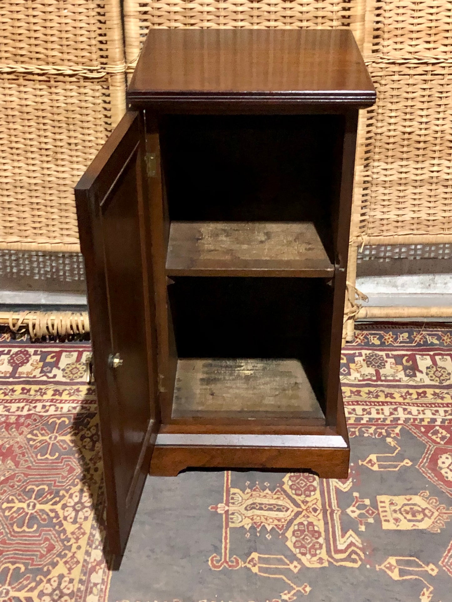000542....Handsome Pair Of Edwardian Walnut Bedside Tables Or Nightstands ( sold )
