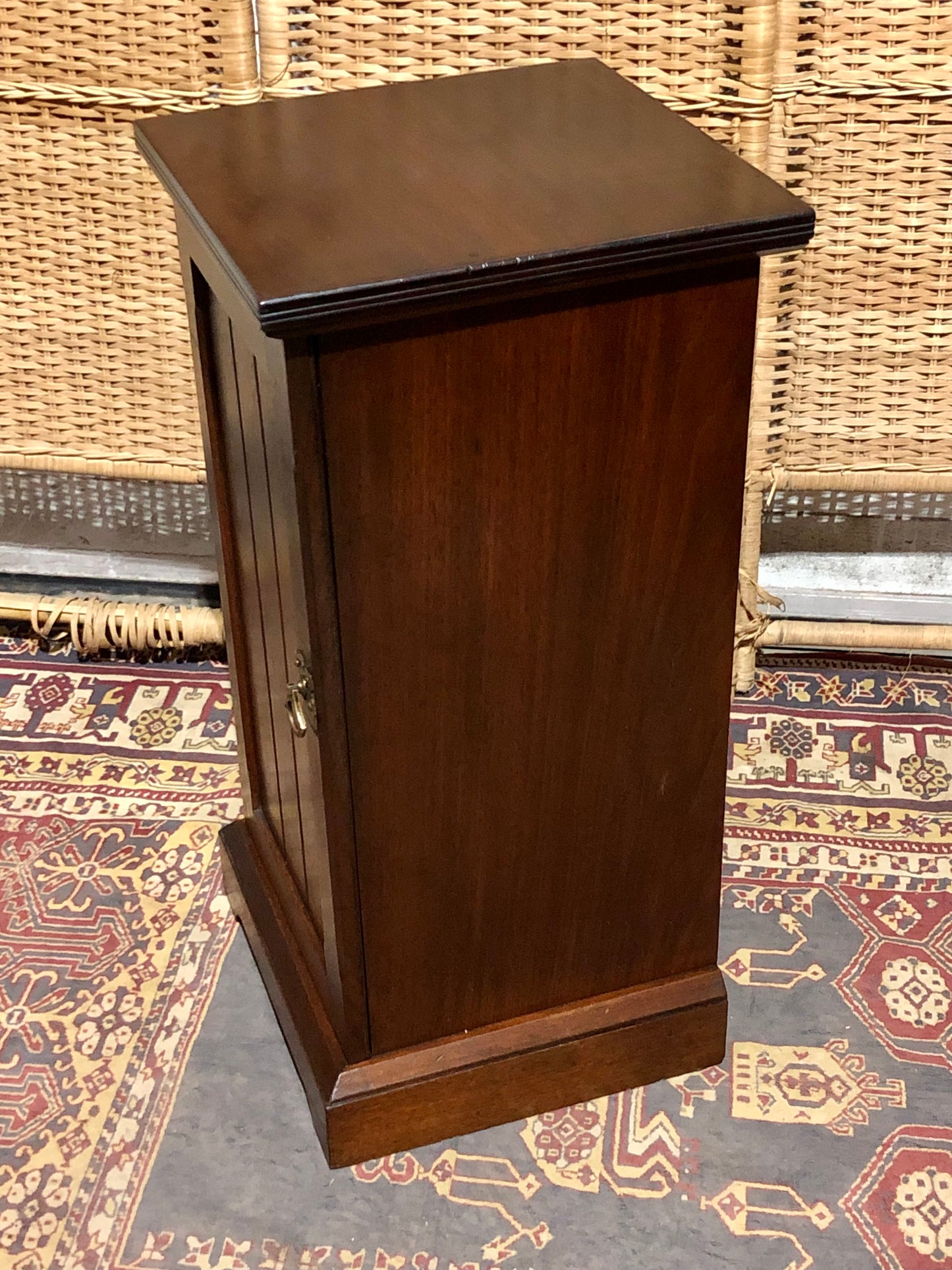 000542....Handsome Pair Of Edwardian Walnut Bedside Tables Or Nightstands ( sold )