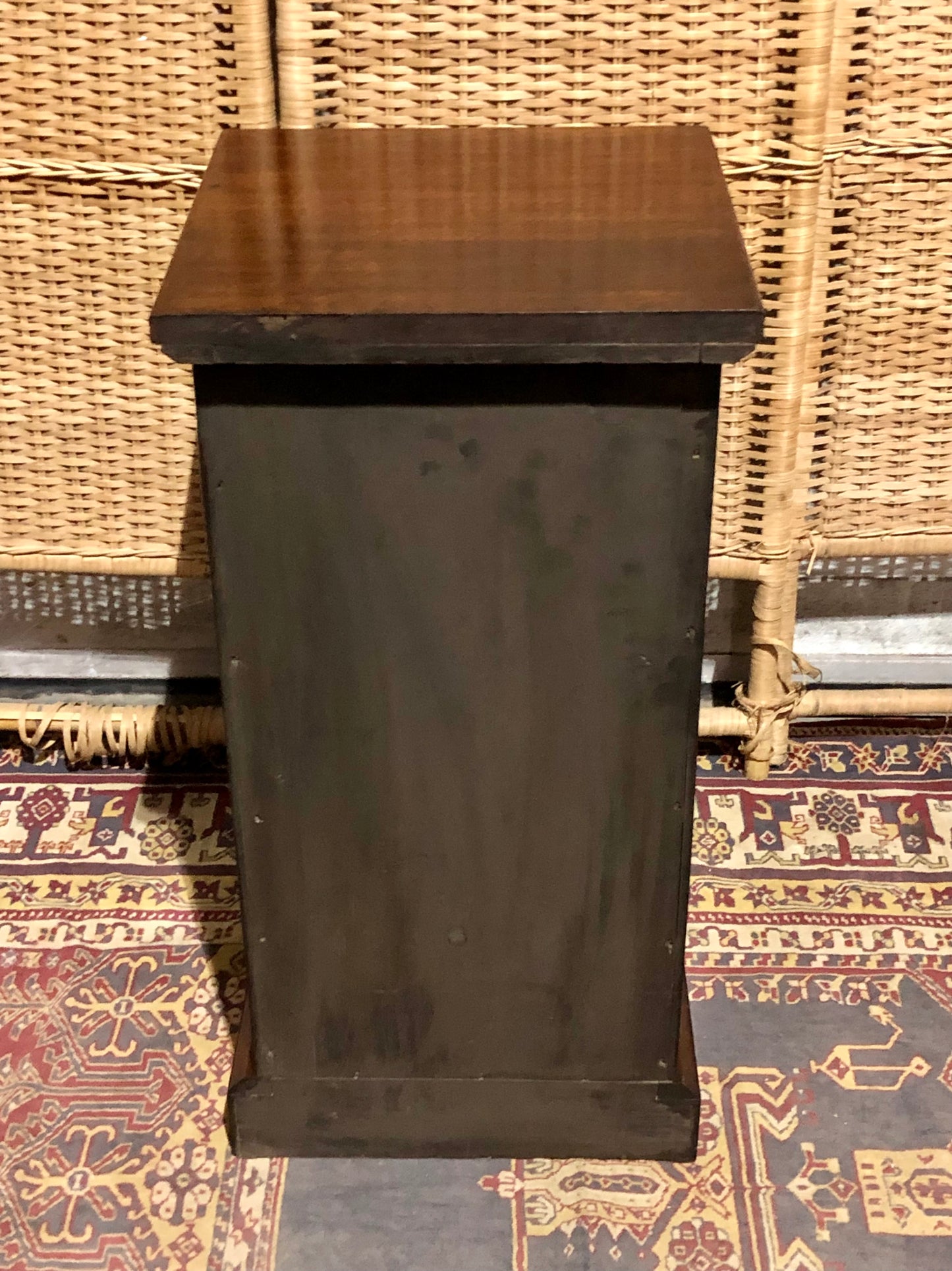000542....Handsome Pair Of Edwardian Walnut Bedside Tables Or Nightstands ( sold )