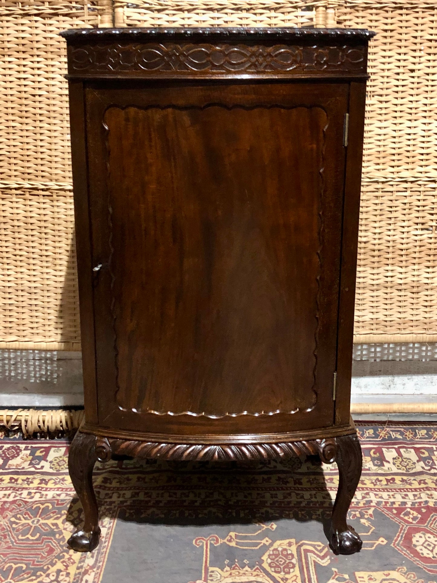 000541....Handsome Edwardian Mahogany Side Or Drinks Cabinet