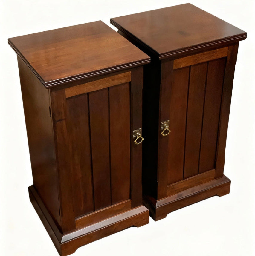 000542....Handsome Pair Of Edwardian Walnut Bedside Tables Or Nightstands ( sold )