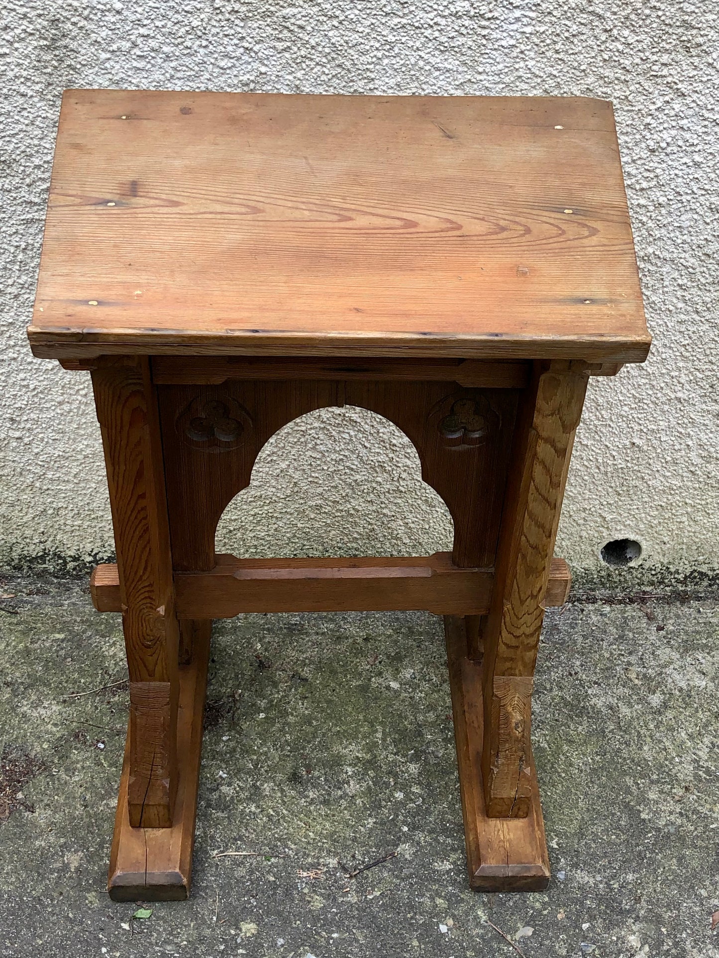 000530...Handsome Small Gothic Pine Lectern Or Book Stand