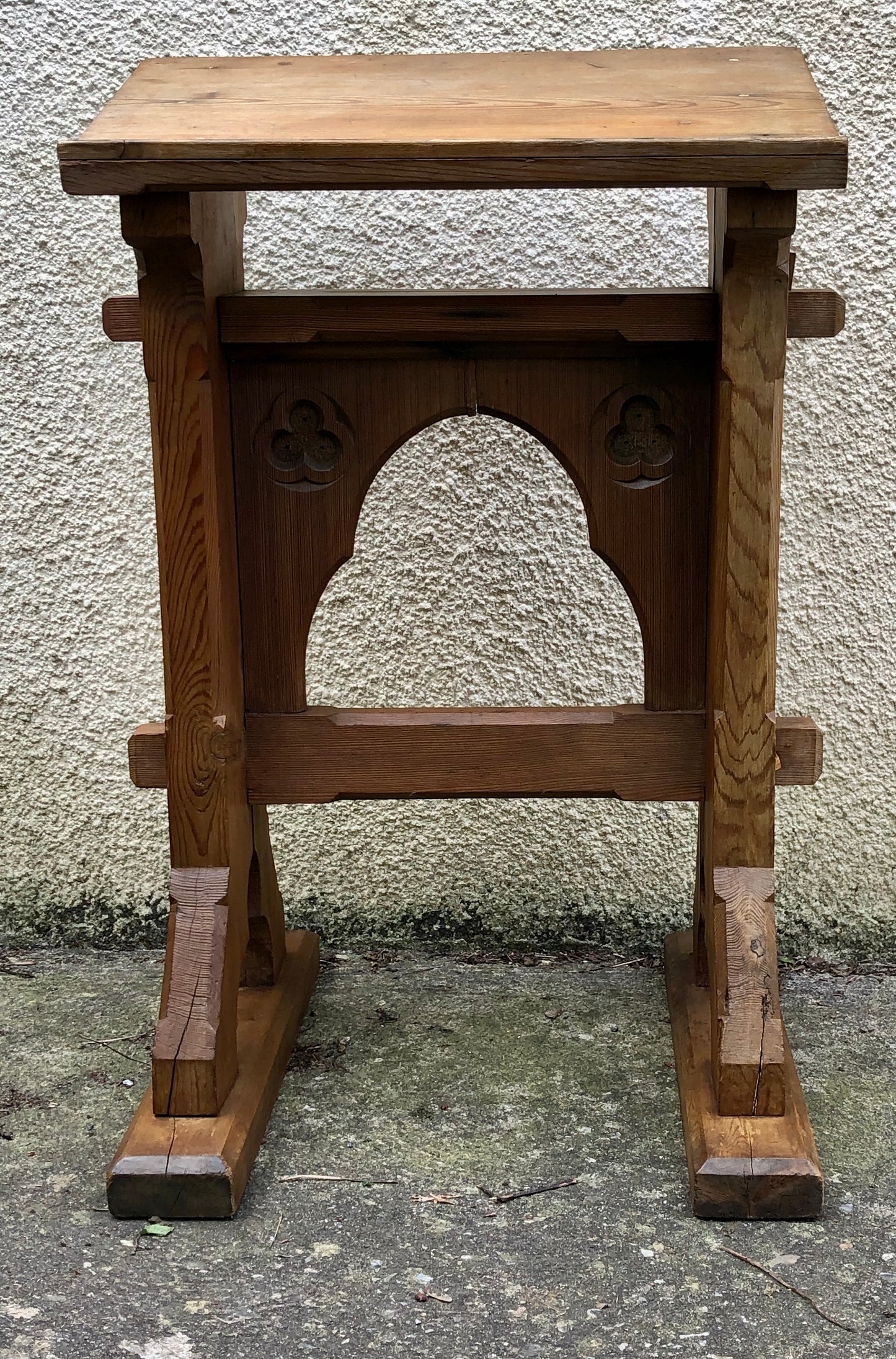 000530...Handsome Small Gothic Pine Lectern Or Book Stand