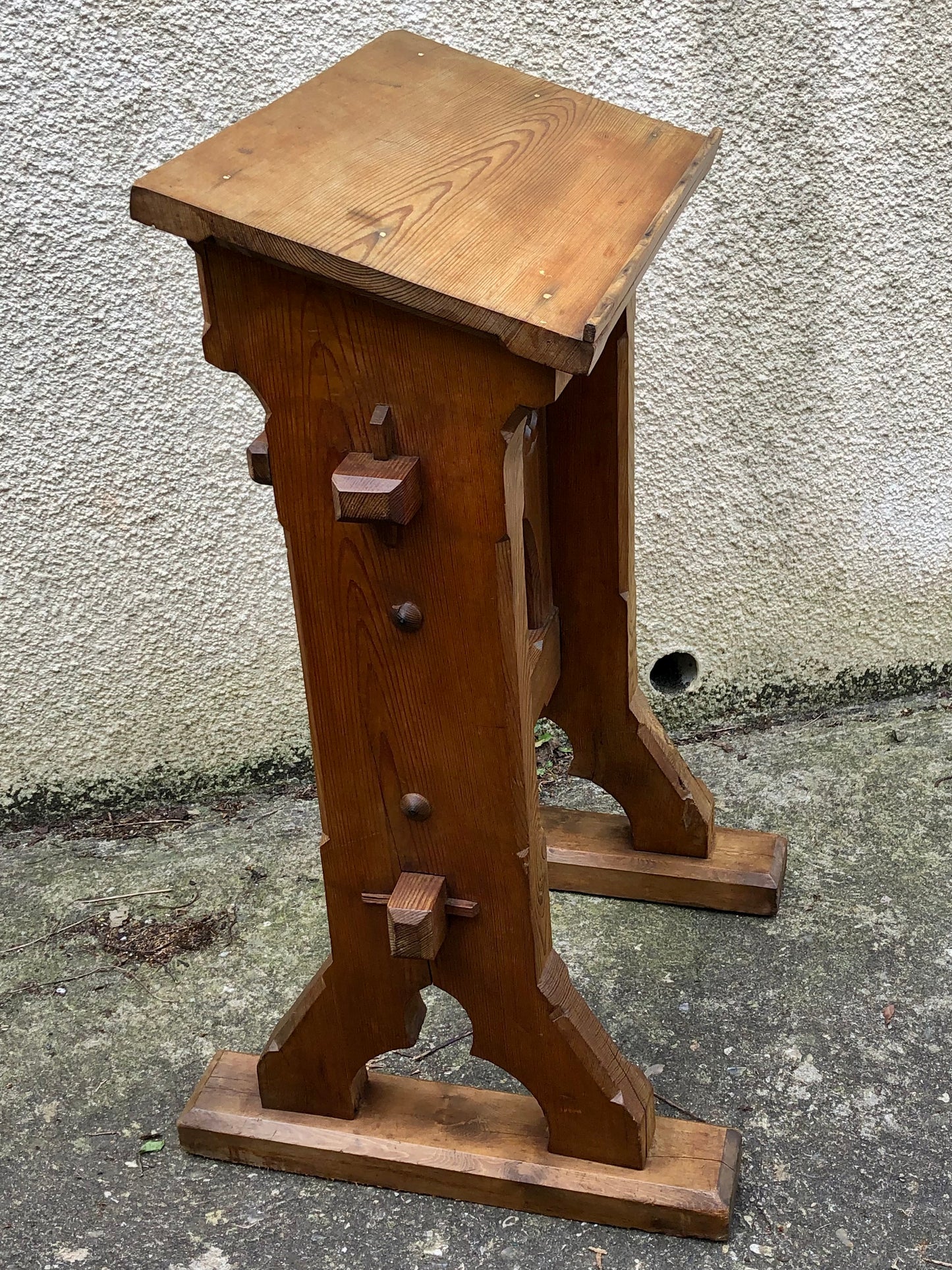 000530...Handsome Small Gothic Pine Lectern Or Book Stand