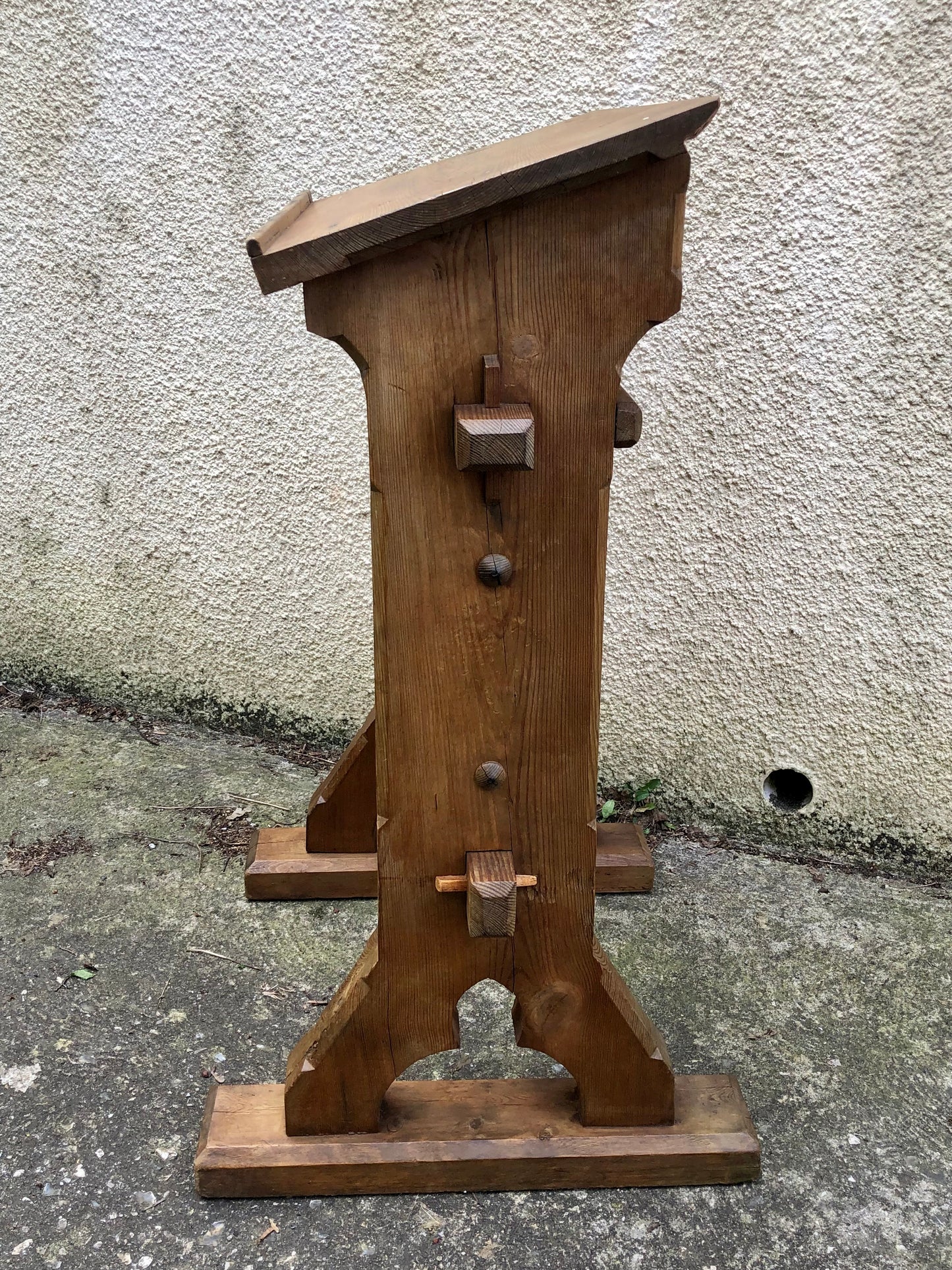 000530...Handsome Small Gothic Pine Lectern Or Book Stand