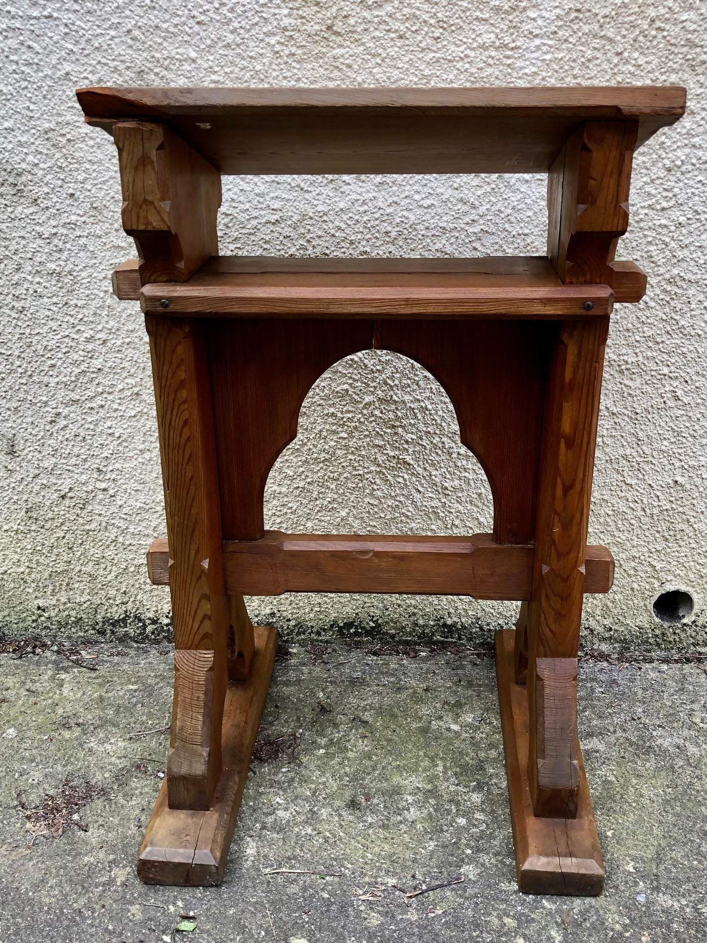 000530...Handsome Small Gothic Pine Lectern Or Book Stand