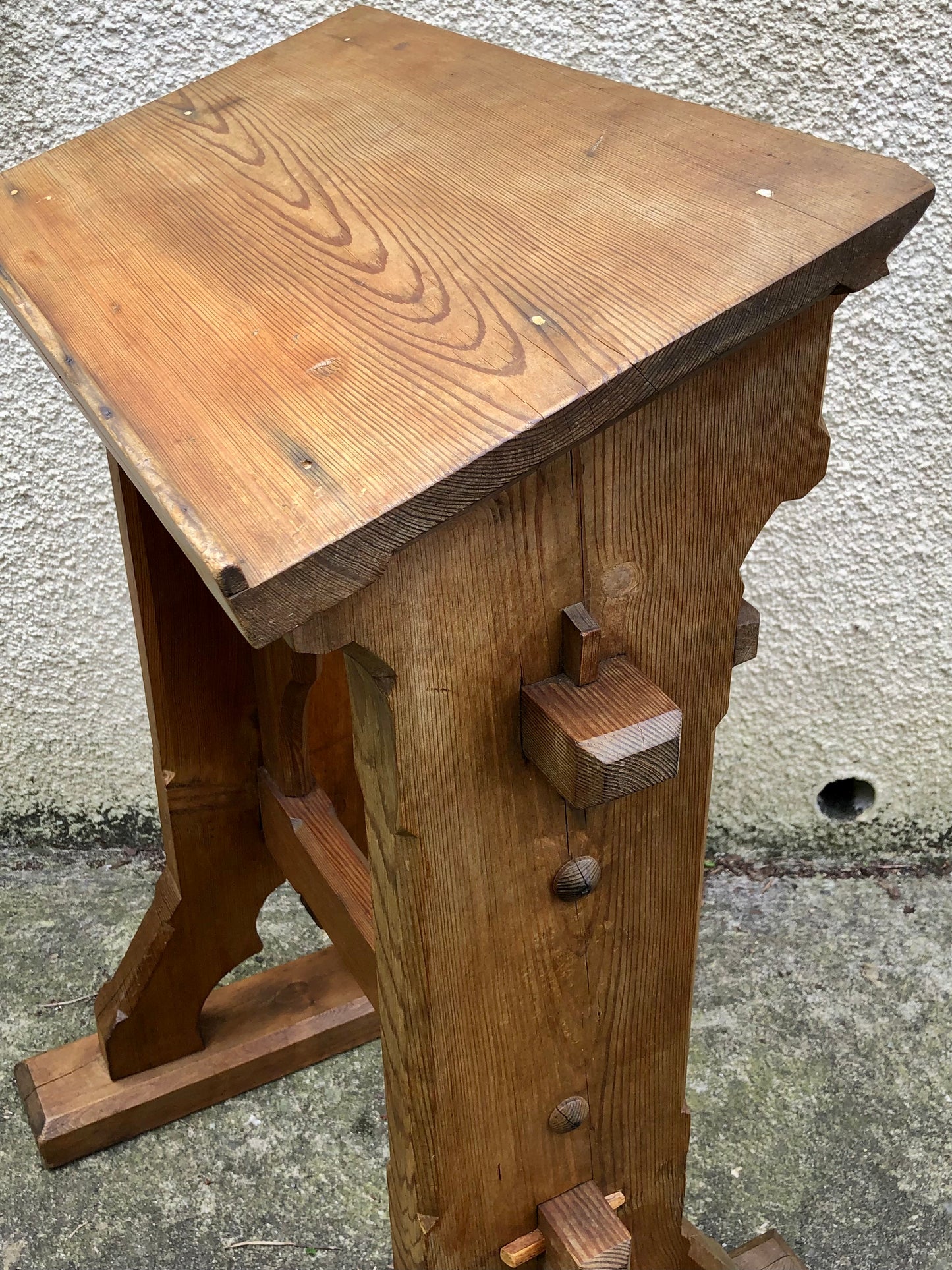 000530...Handsome Small Gothic Pine Lectern Or Book Stand