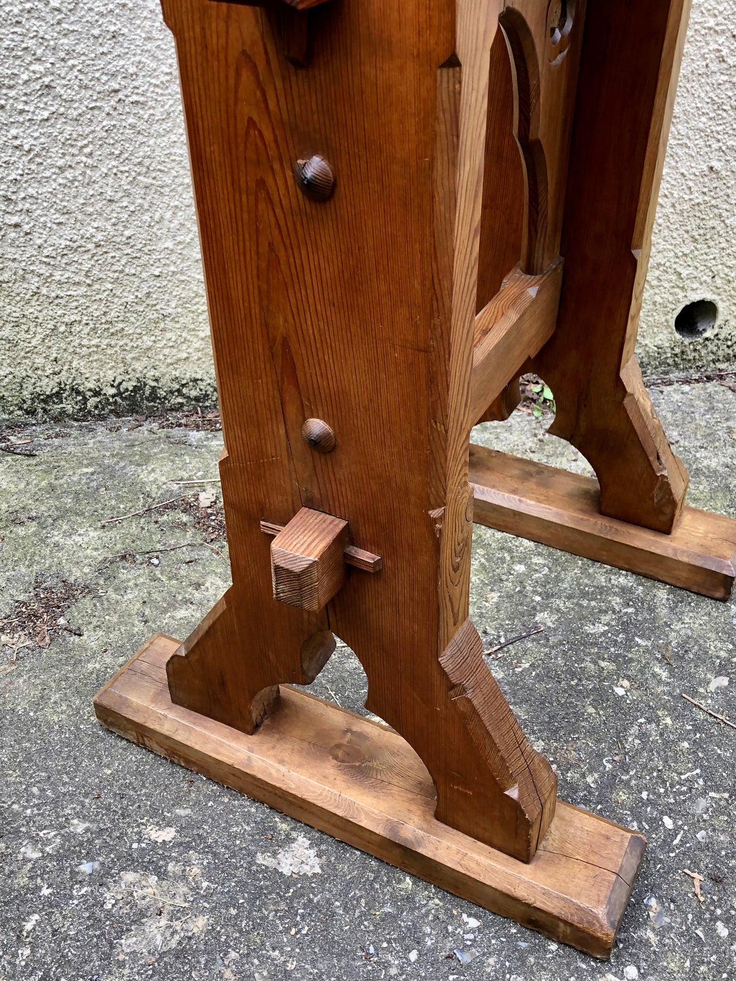 000530...Handsome Small Gothic Pine Lectern Or Book Stand