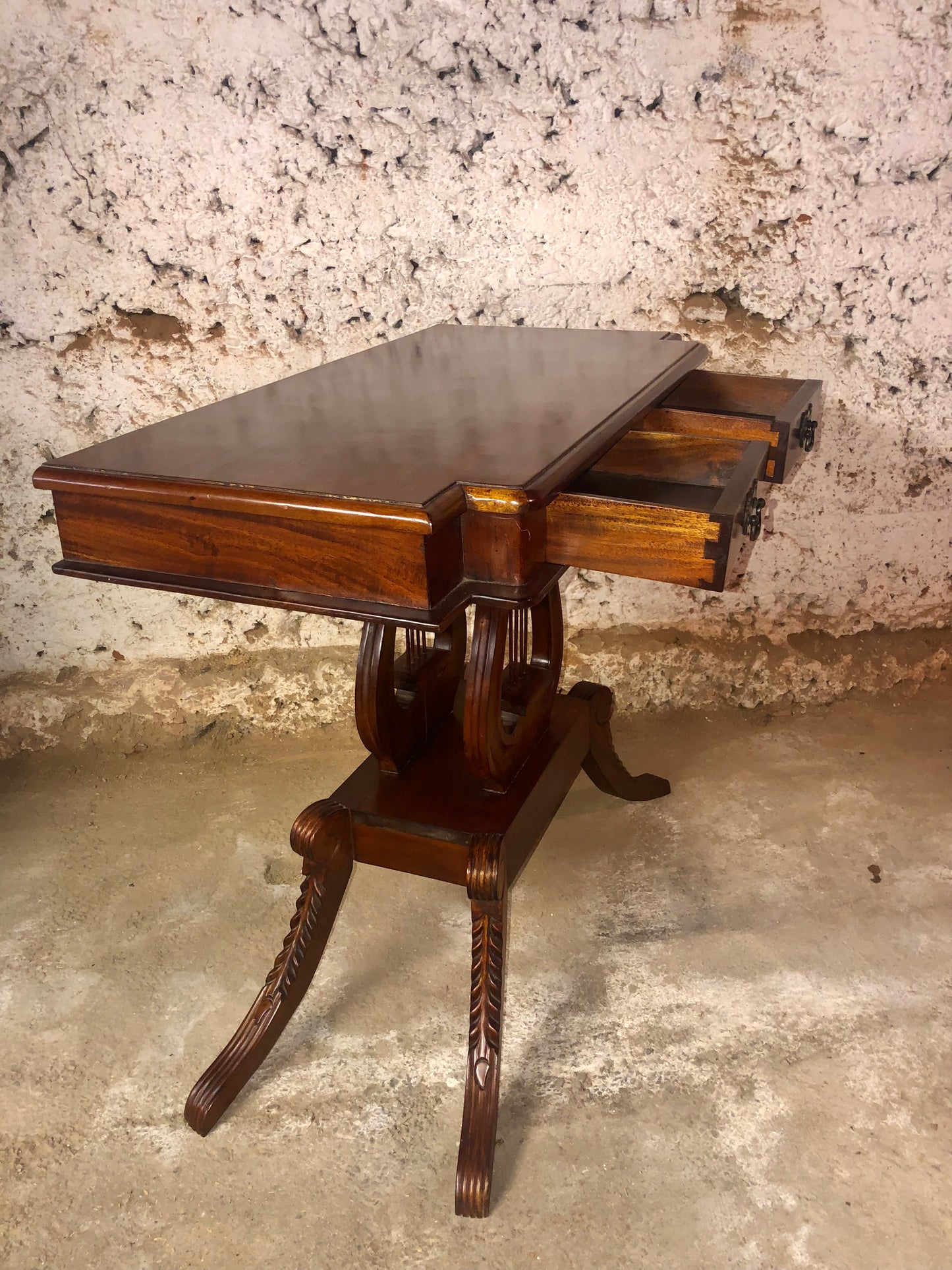 000529...Handsome Vintage Reproduction Mahogany Hall Table