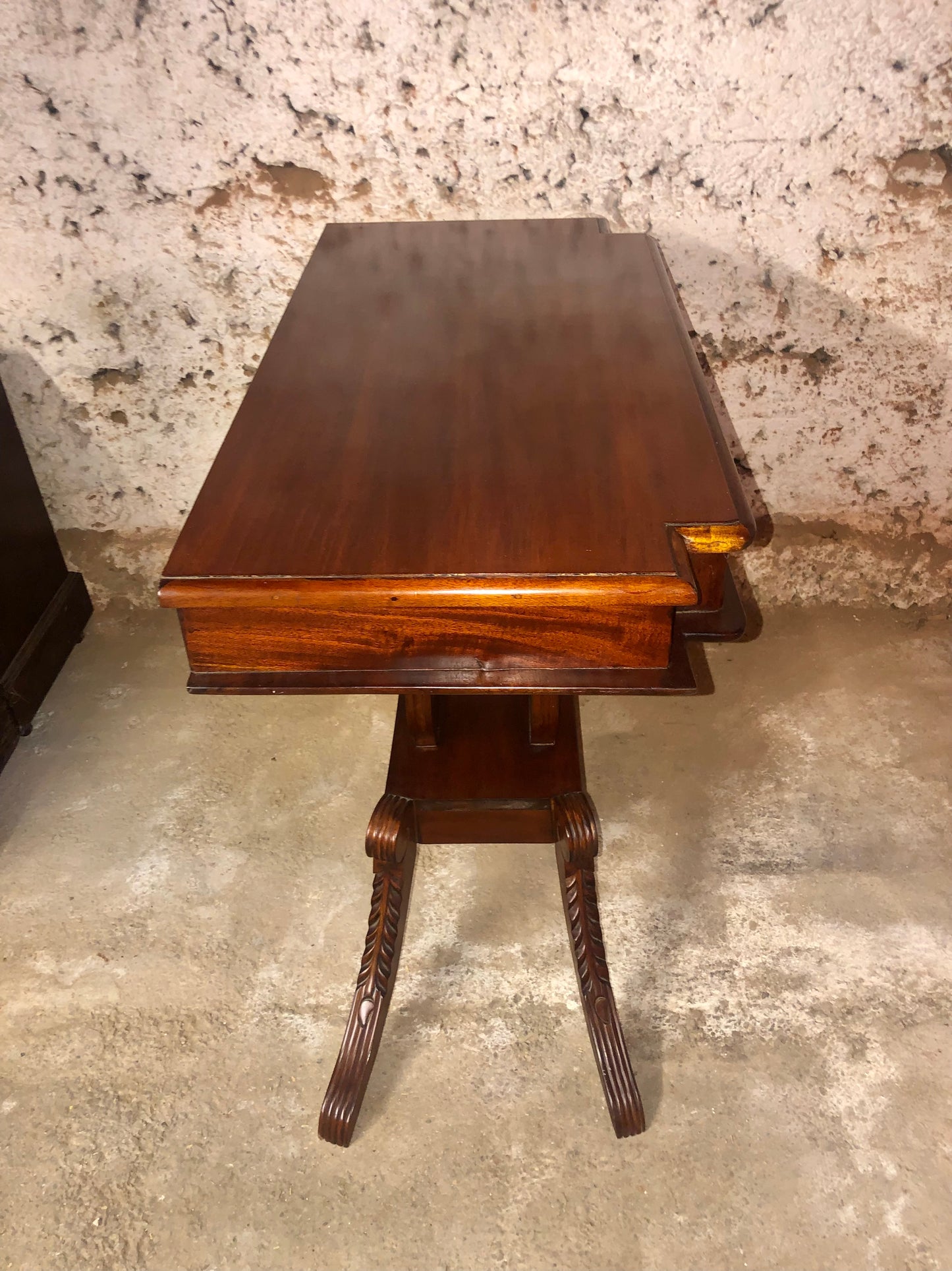 000529...Handsome Vintage Reproduction Mahogany Hall Table