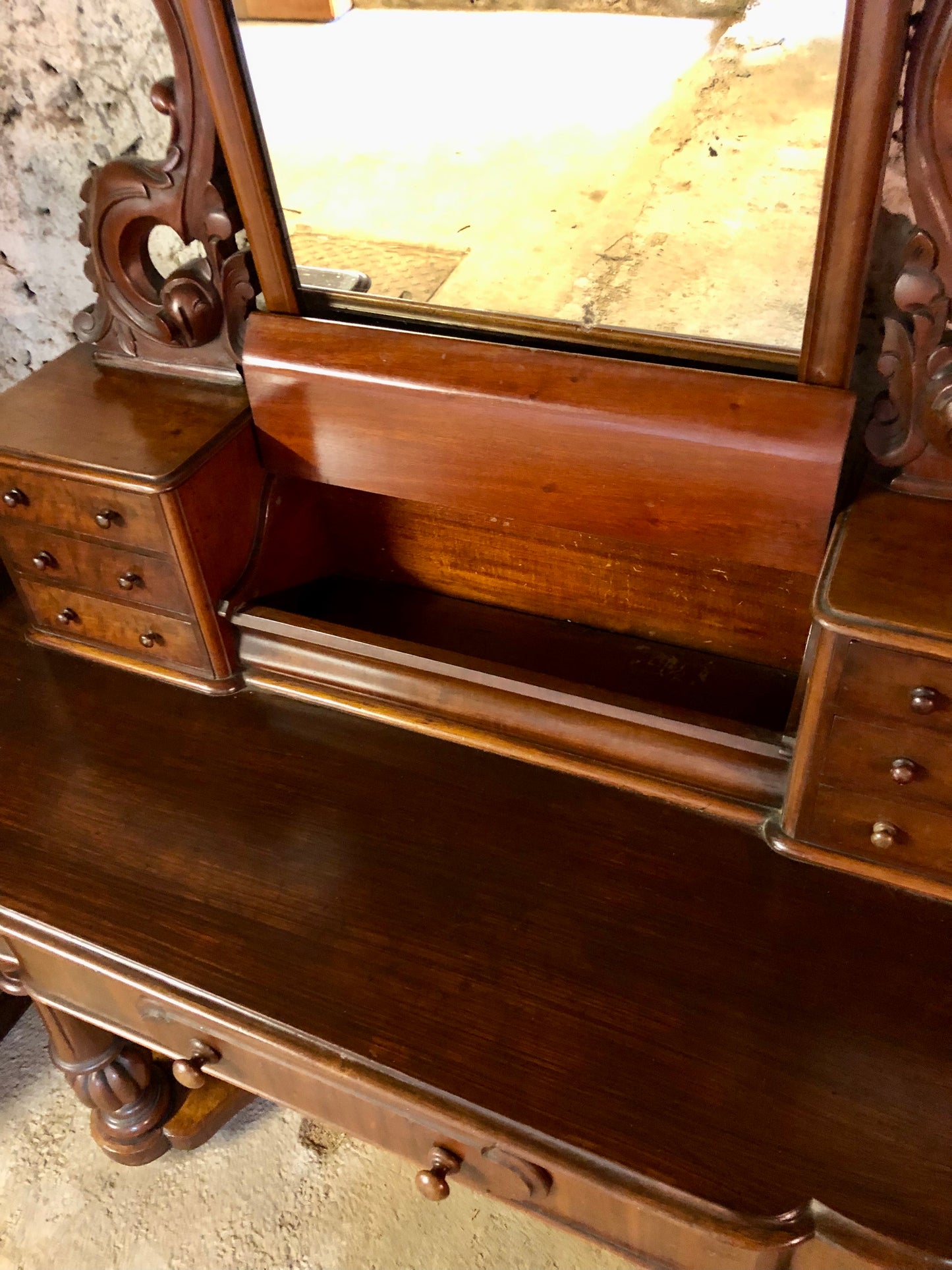 000527....Handsome Antique Mahogany Duchess Dessing Table.