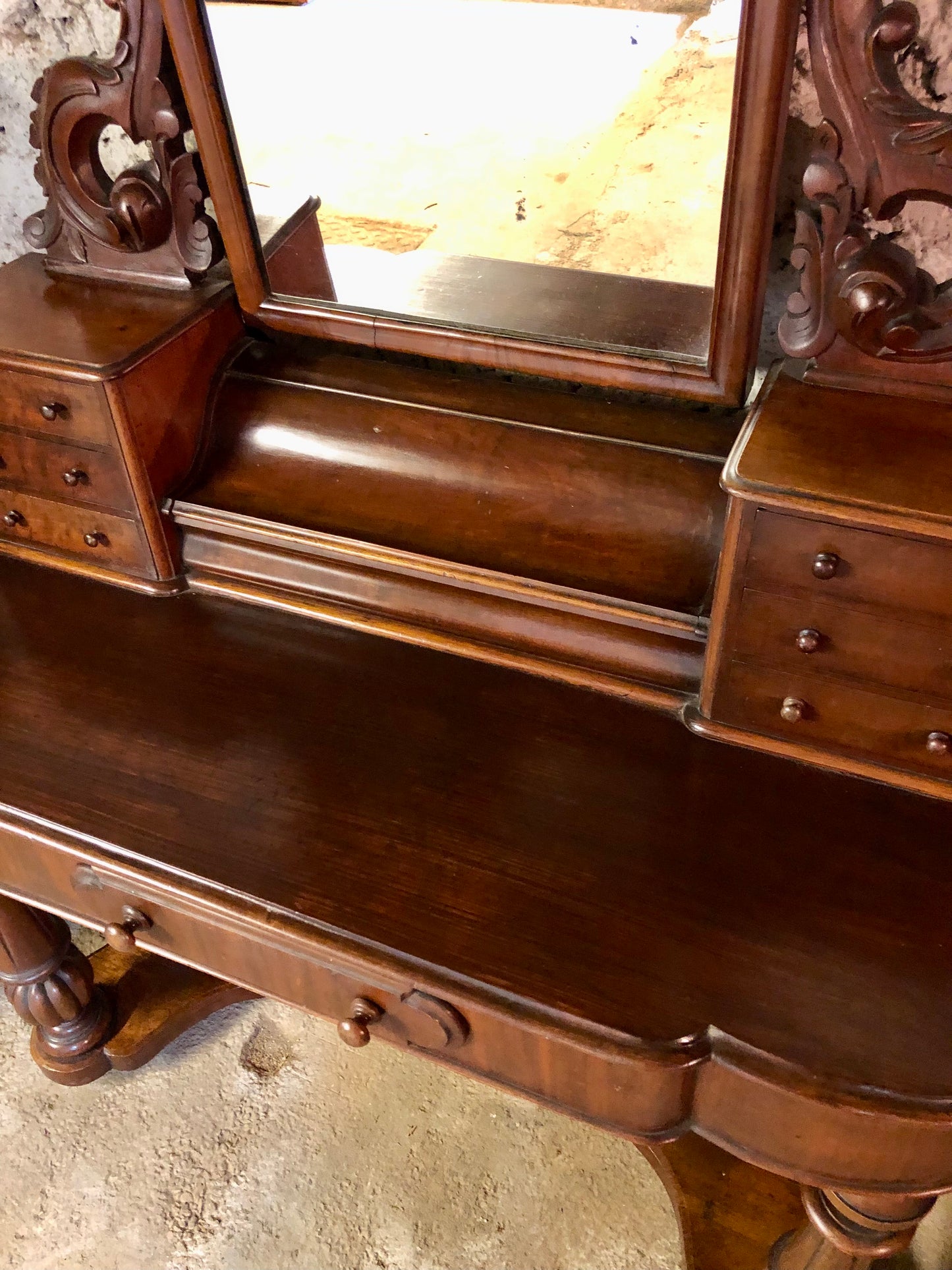 000527....Handsome Antique Mahogany Duchess Dessing Table.
